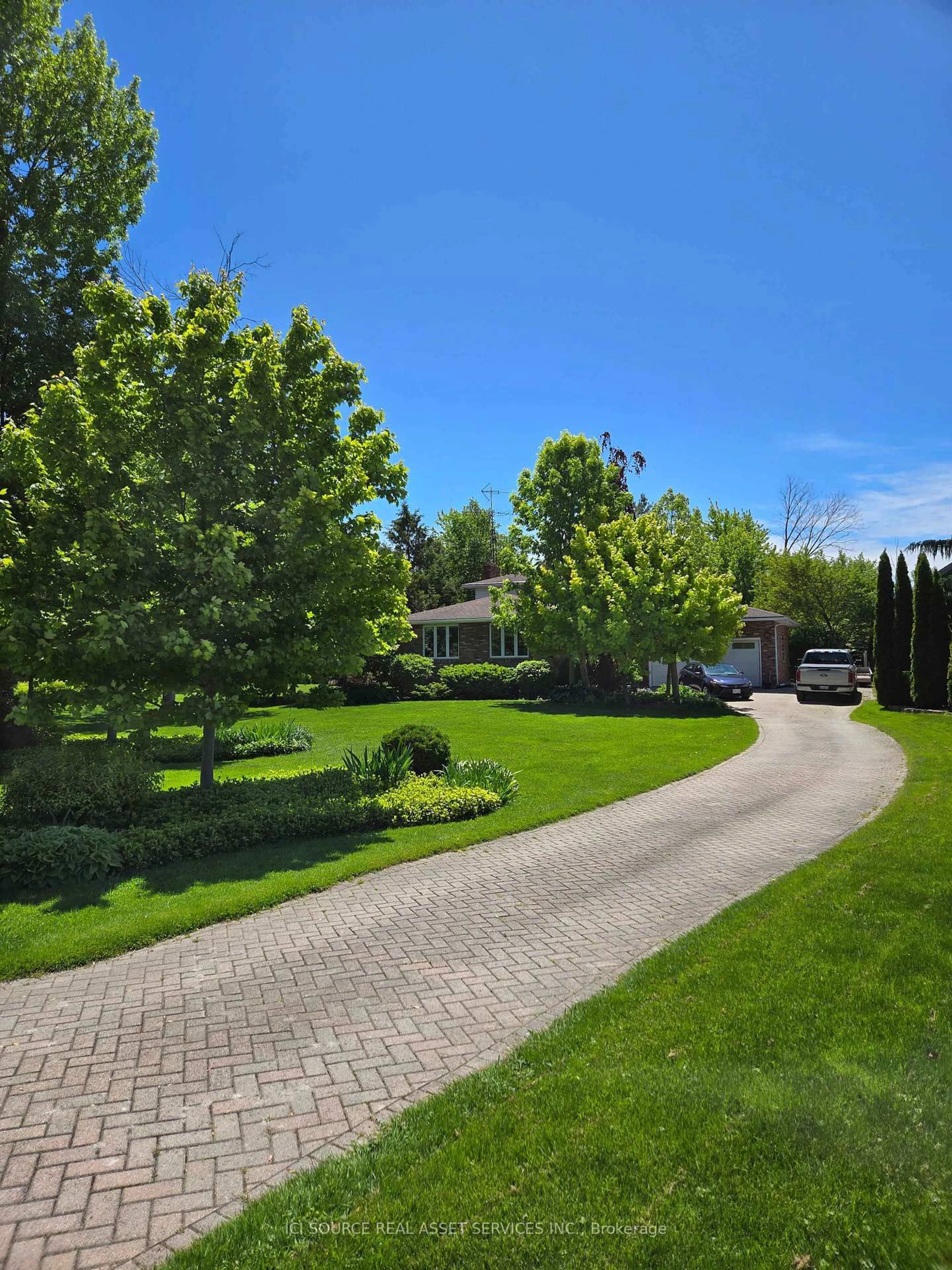A pic from outside/outdoor area/front of a property/back of a property/a pic from drone, street for 4151 Bluepoint Dr, Plympton-Wyoming Ontario N0N 1J6