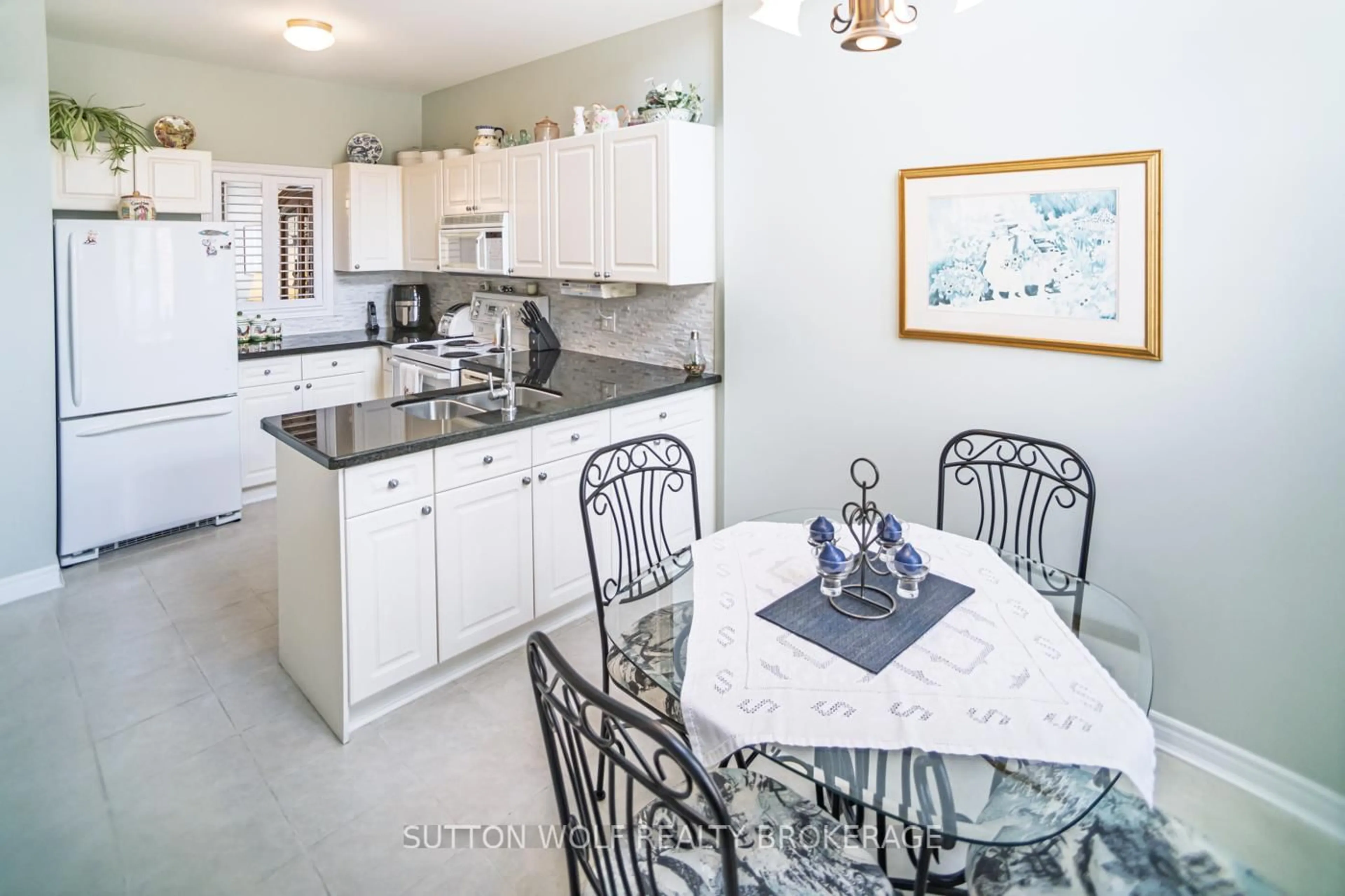 Open concept kitchen, ceramic/tile floor for 499 Teeple Terr #25, London South Ontario N6J 1T1