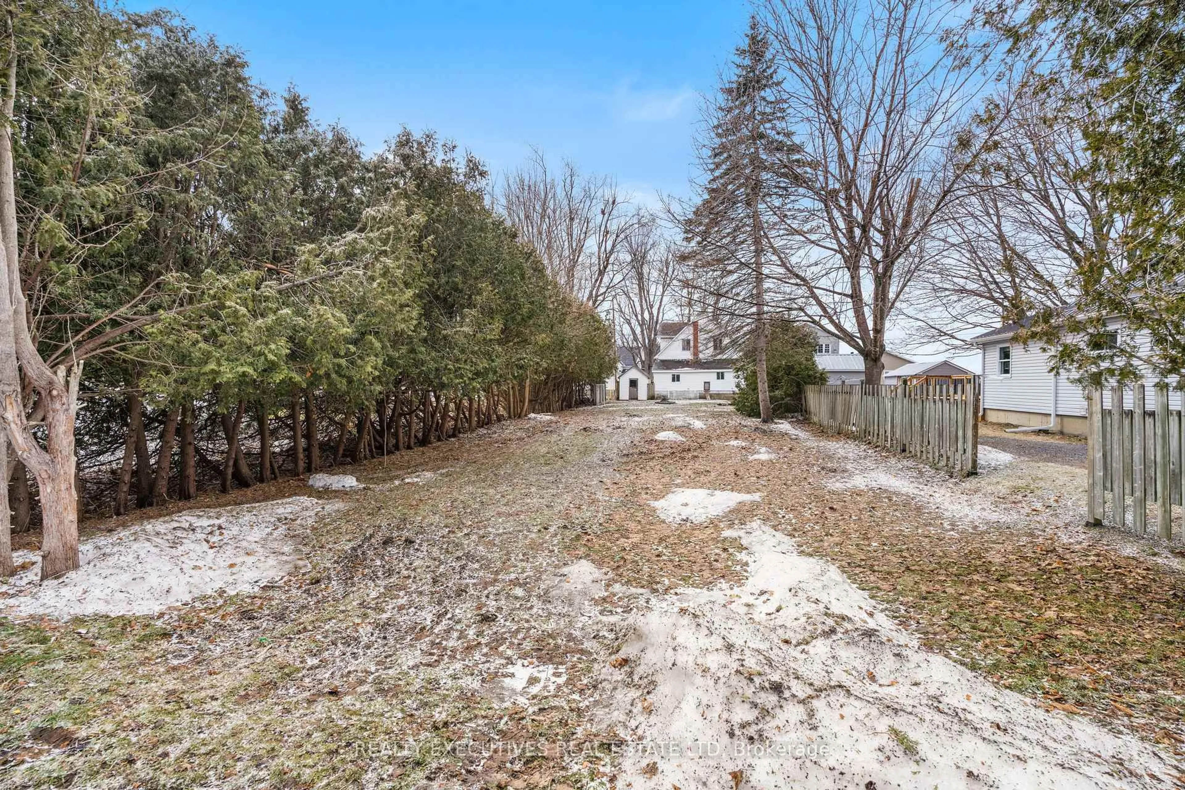 A pic from outside/outdoor area/front of a property/back of a property/a pic from drone, street for 2 William St, North Stormont Ontario K0C 1K0