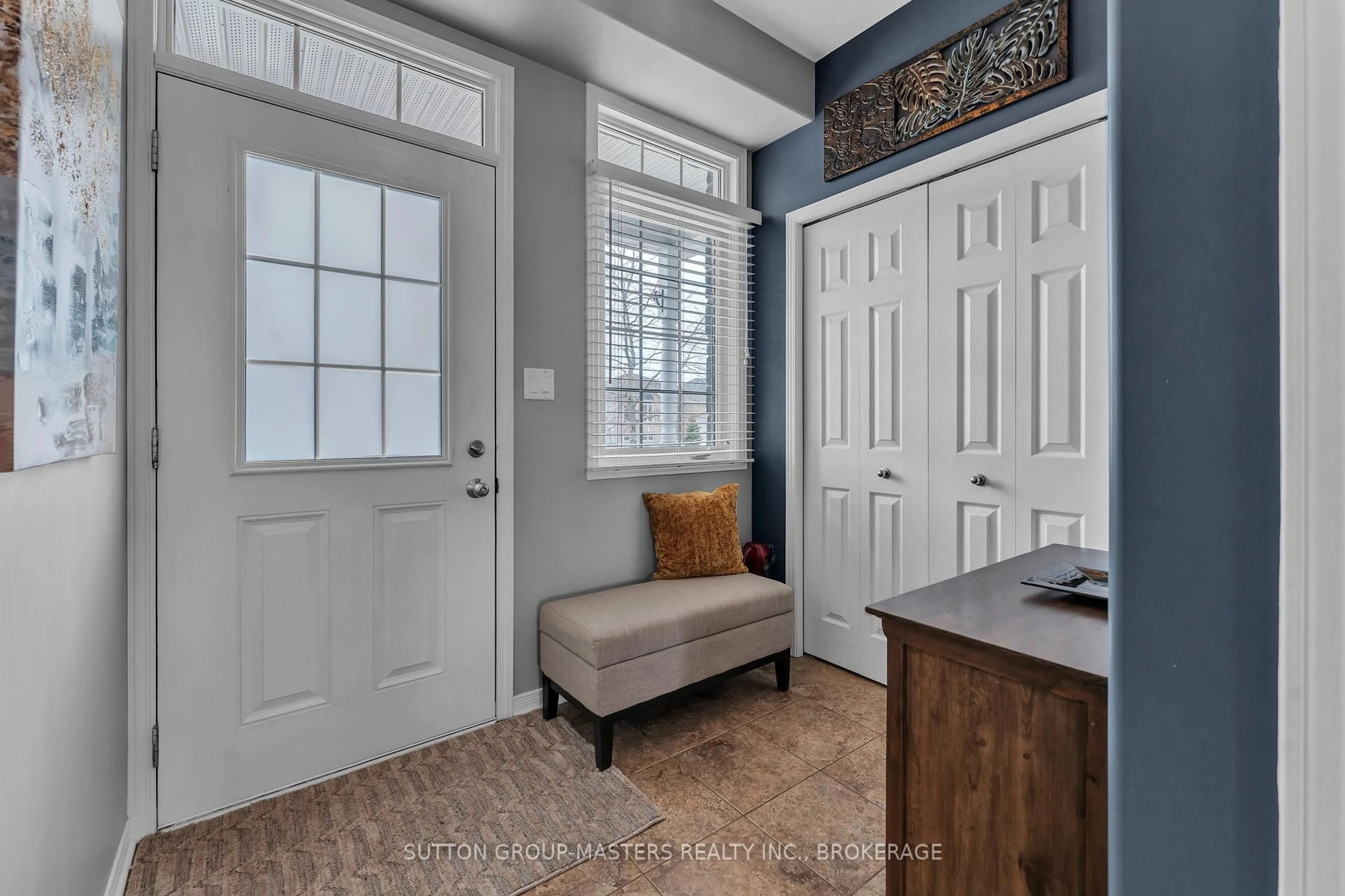 Indoor entryway for 1312 Grace Ave, Kingston Ontario K7P 0G8