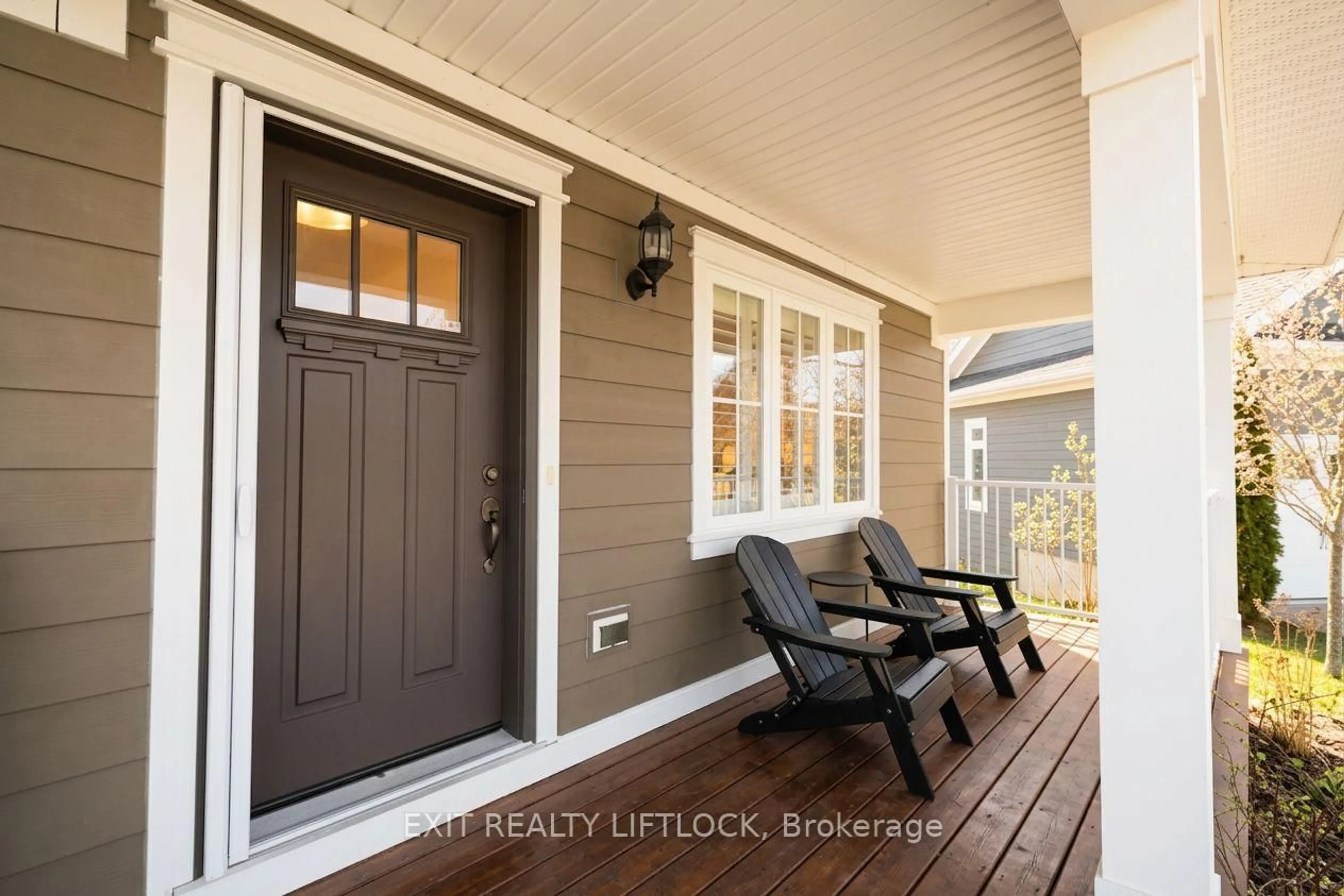 Indoor entryway for 58 Charlton Crt #20, Selwyn Ontario K0L 2H0