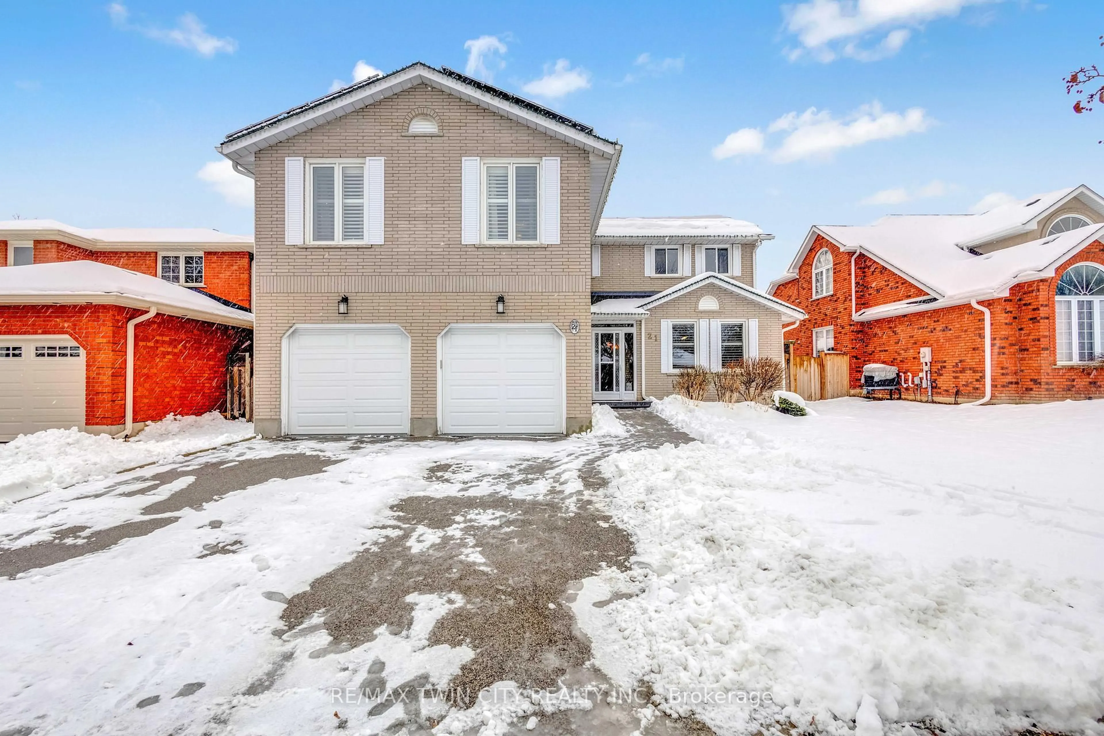 Unknown for 21 Riva Rdge, Brantford Ontario N3P 1S2