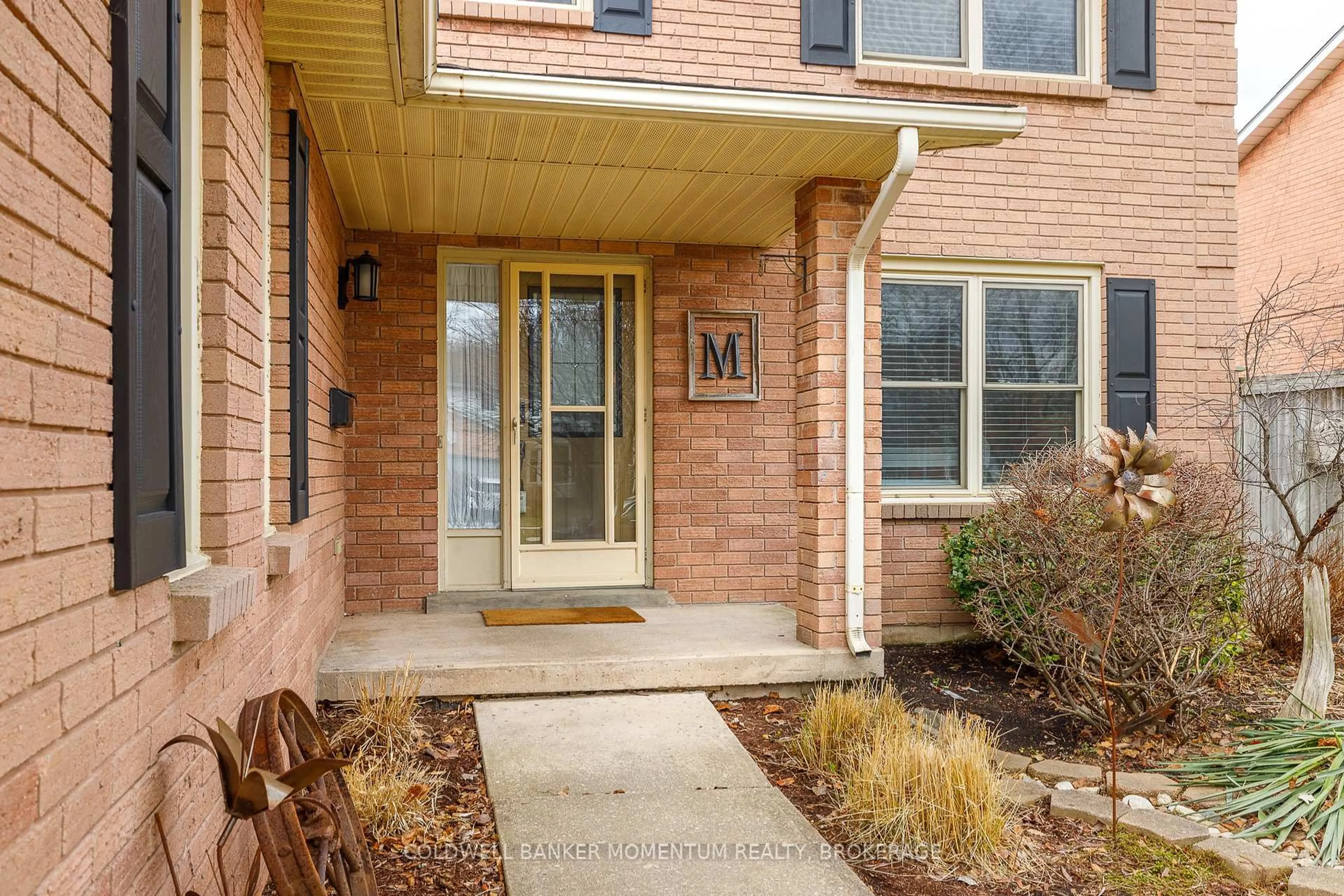 Home with brick exterior material, street for 27 Northwood Dr, Welland Ontario L3C 6R5