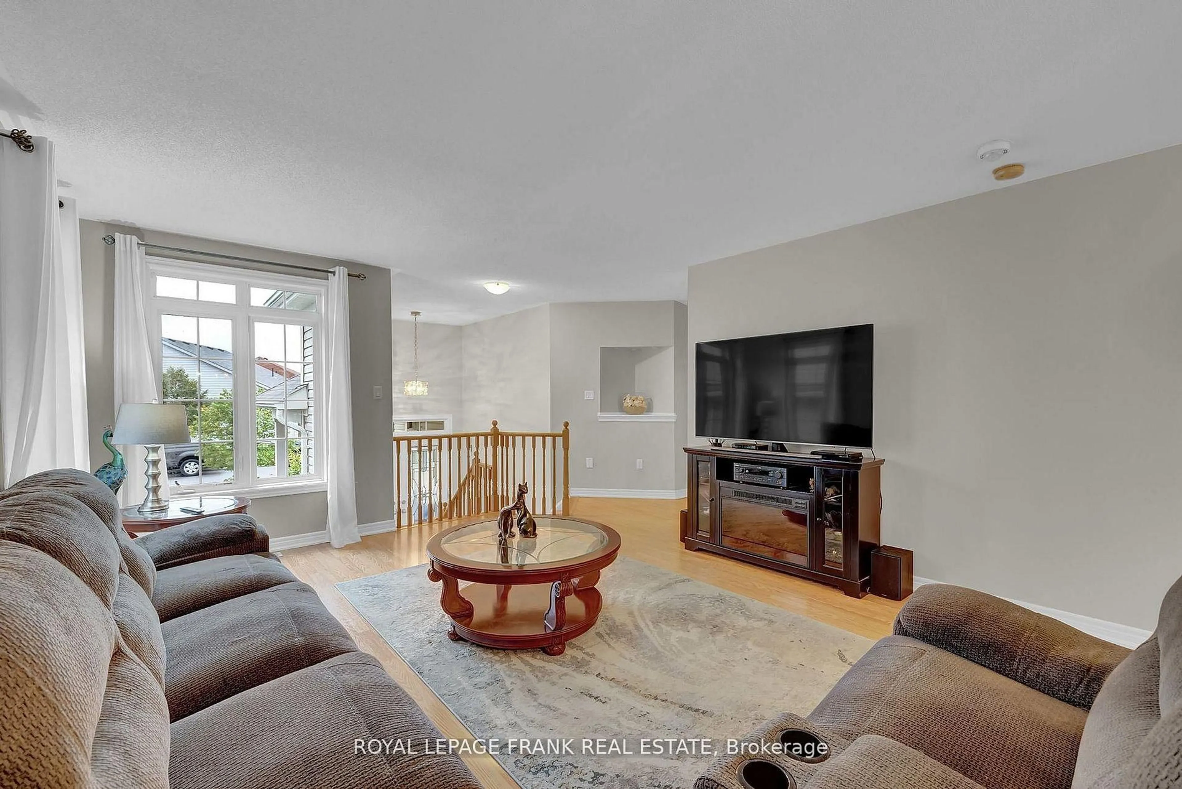 Living room with furniture, unknown for 100 White Dr, Port Hope Ontario L1A 0B6