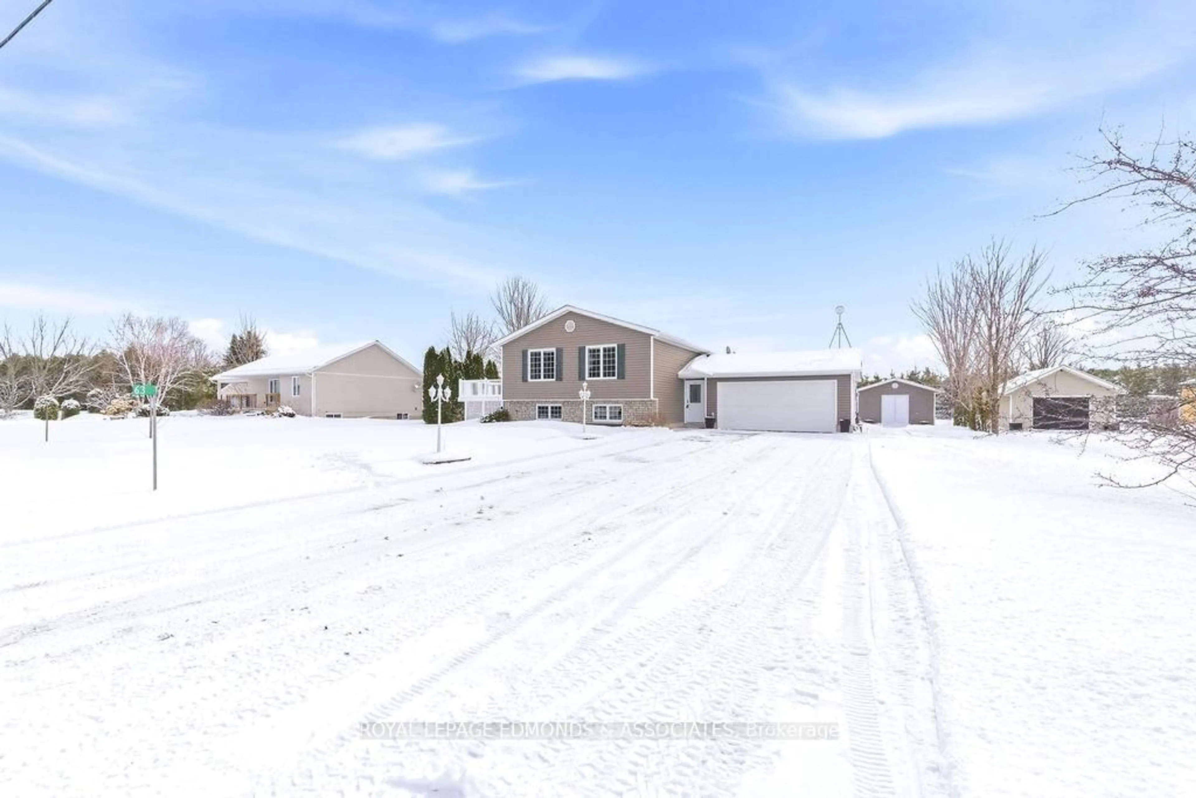 A pic from outside/outdoor area/front of a property/back of a property/a pic from drone, unknown for 63 Meadowview Dr, Beachburg Ontario K0J 1C0