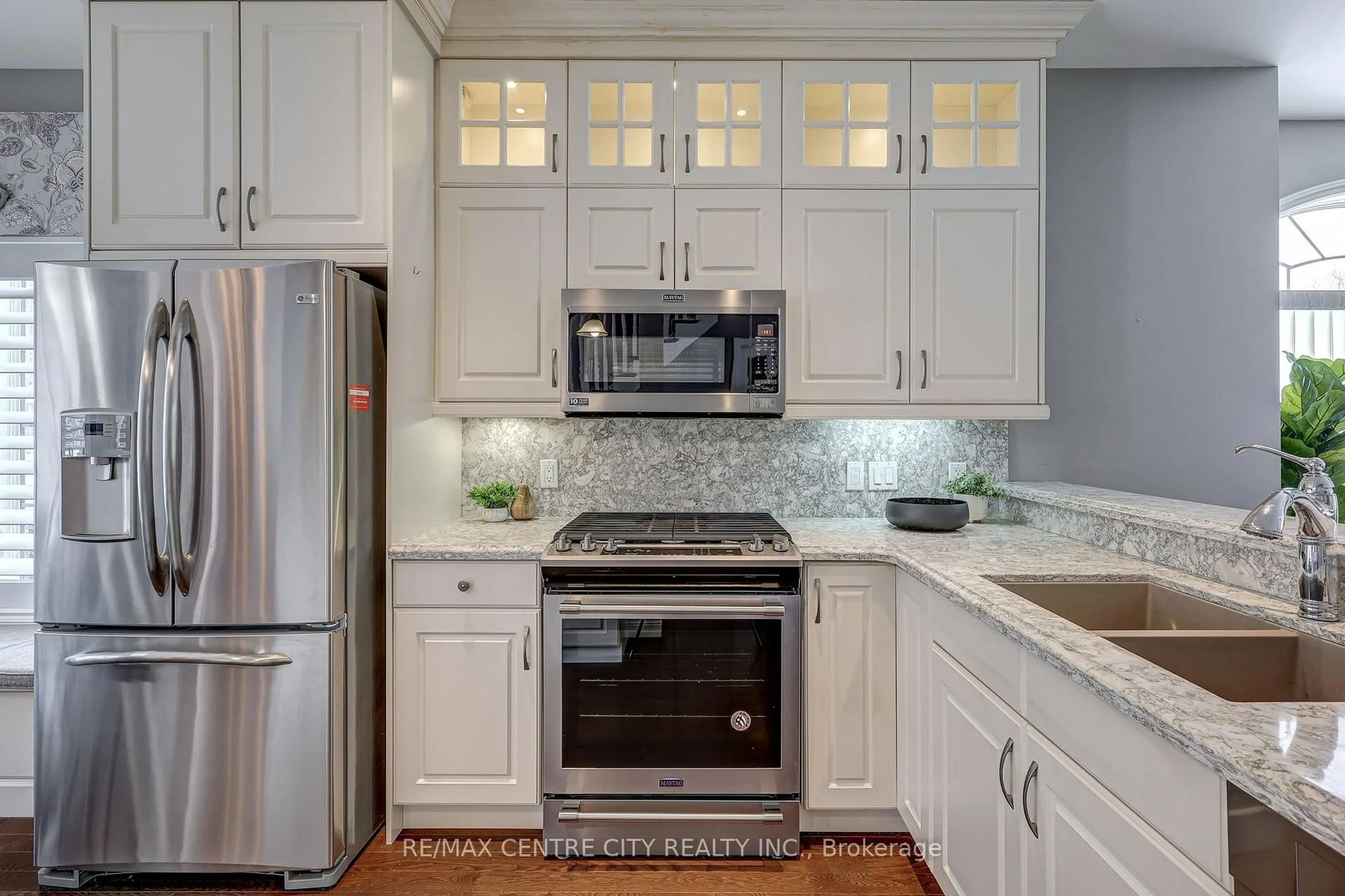 Contemporary kitchen, ceramic/tile floor for 5 Woodhaven Dr #101, Tillsonburg Ontario N4G 0A8