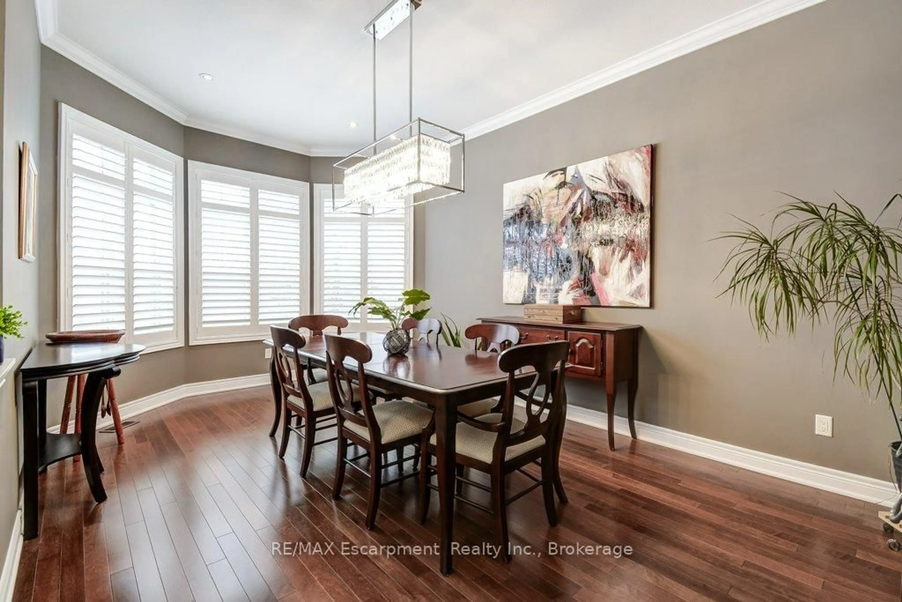 Dining room, wood/laminate floor for 35 Butternut Grove Lane, Hamilton Ontario L9K 0B7