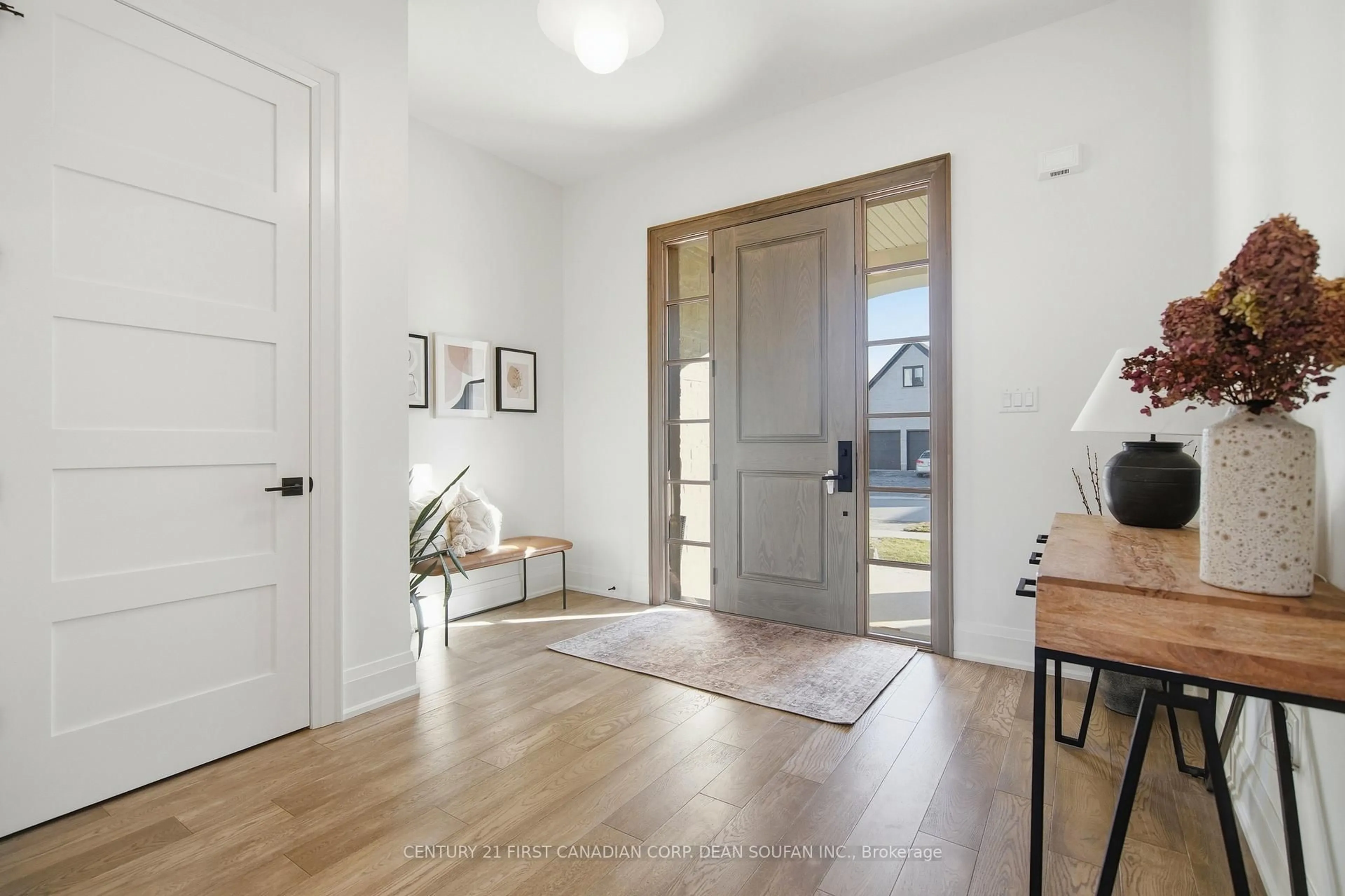 Indoor entryway for 4121 Winterberry Dr, London South Ontario N6P 0H6