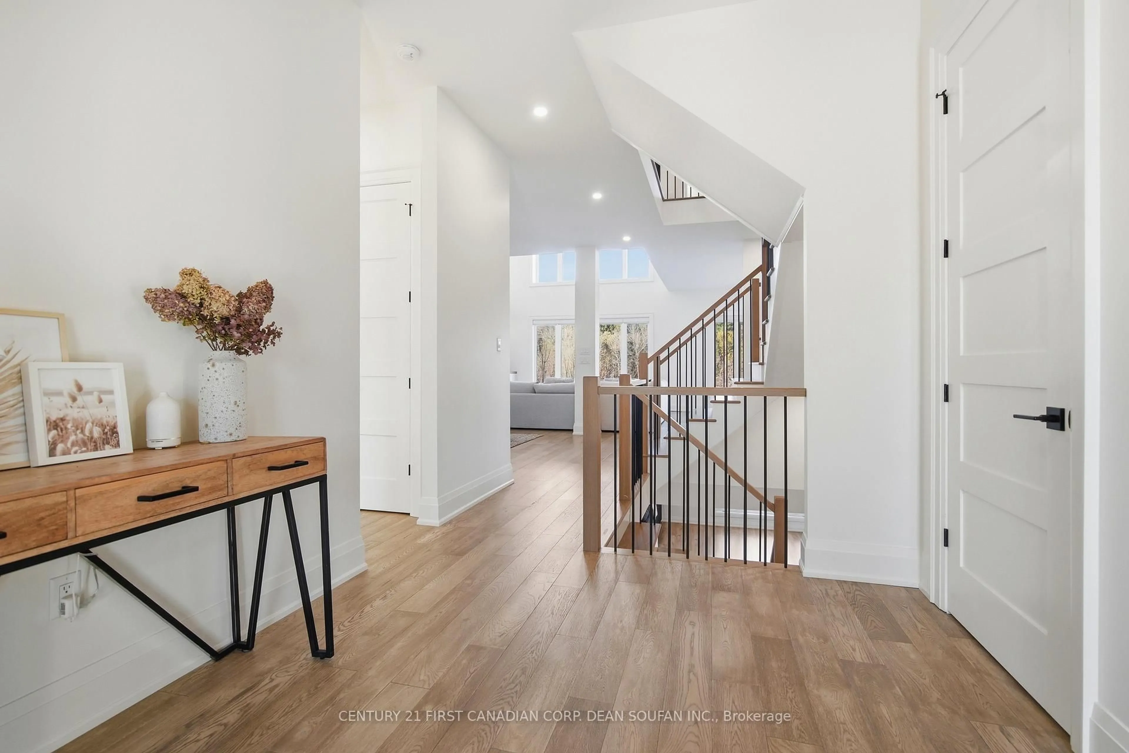 Indoor entryway for 4121 Winterberry Dr, London South Ontario N6P 0H6