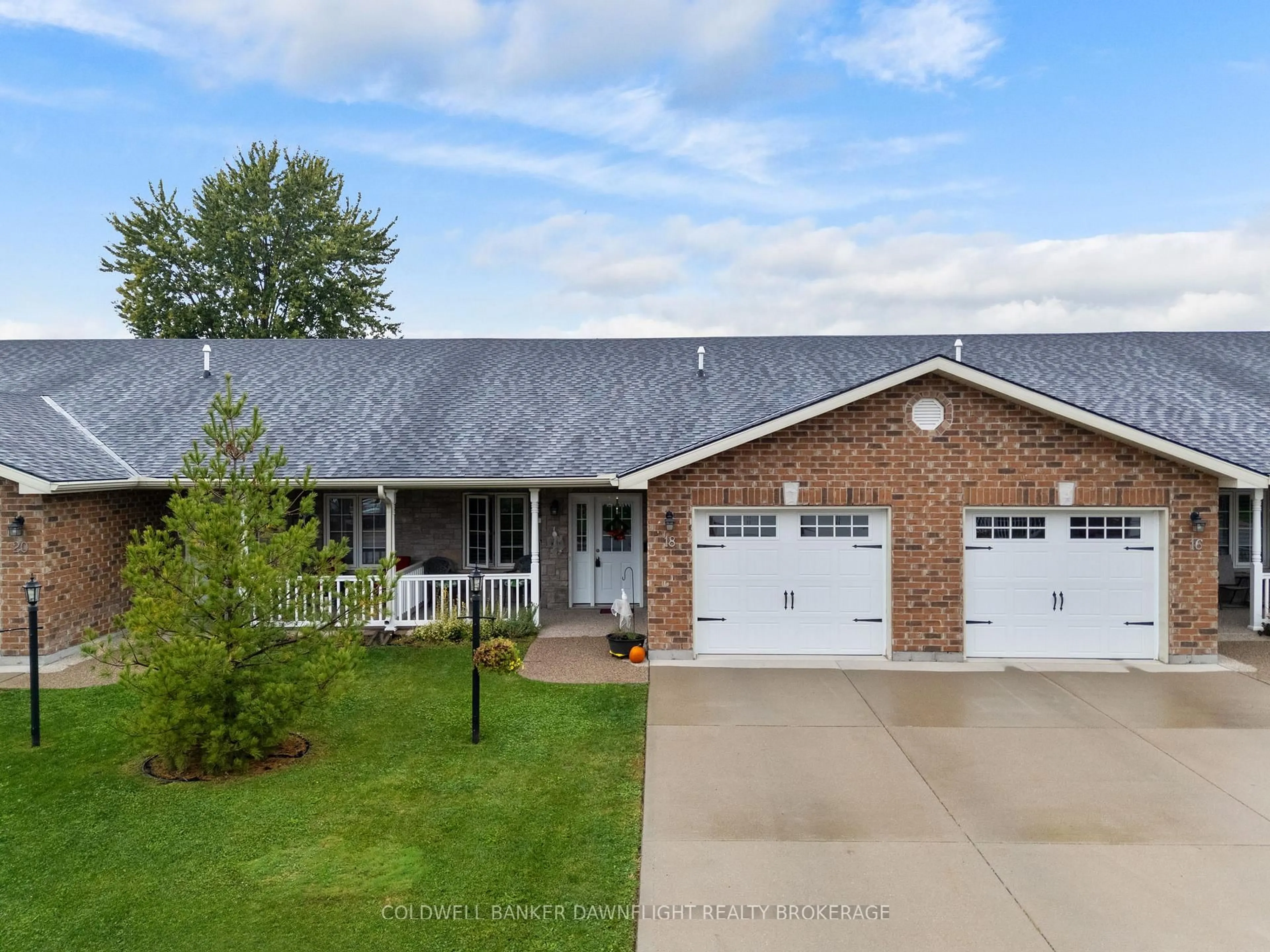 Home with brick exterior material, water/lake/river/ocean view for 18 Devon Dr, South Huron Ontario N0M 1S3