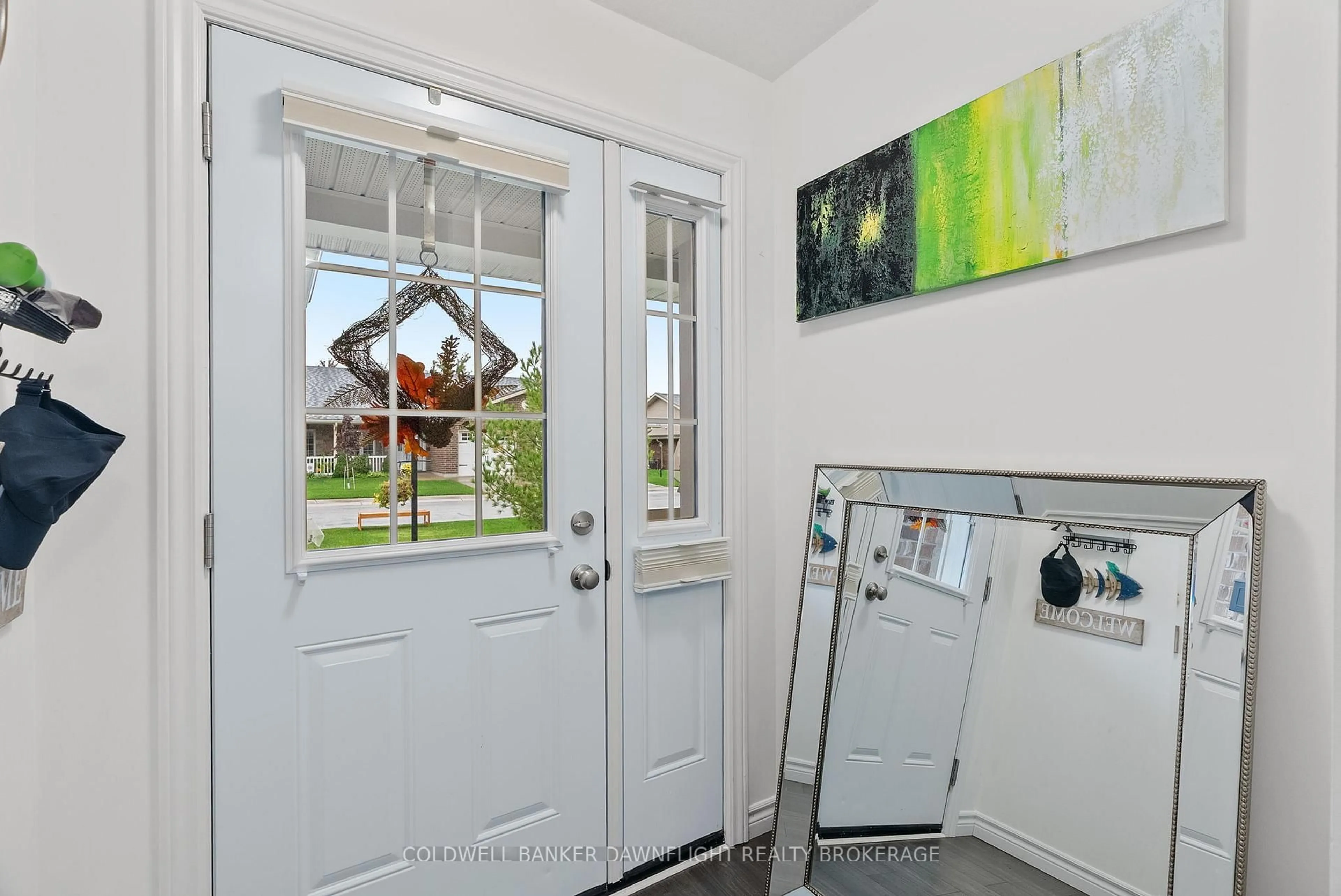 Indoor entryway for 18 Devon Dr, South Huron Ontario N0M 1S3