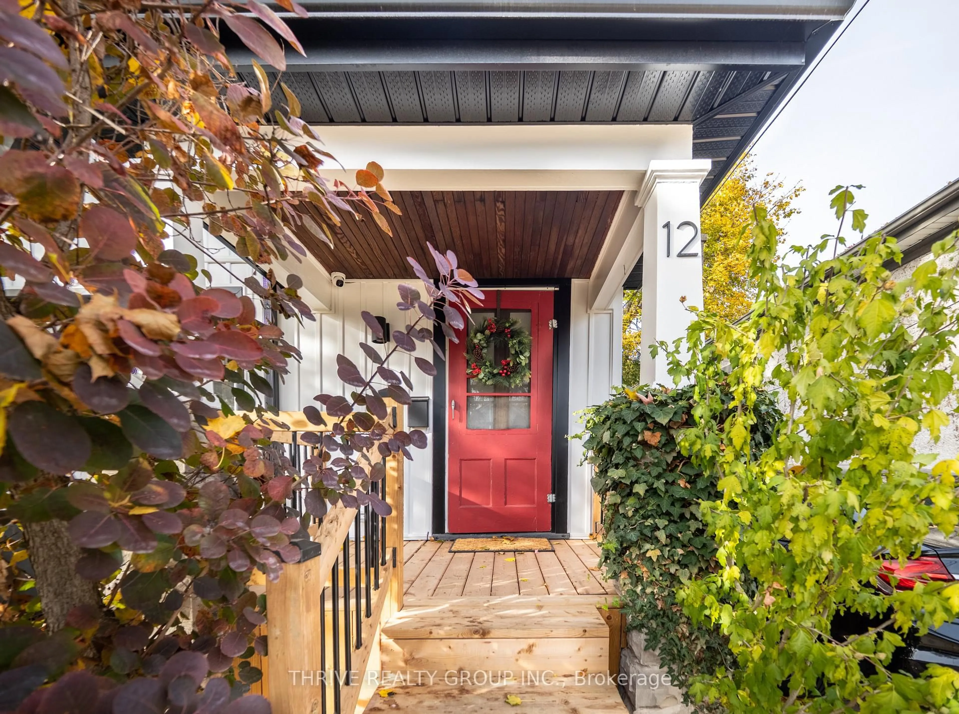 Indoor entryway for 12 Arthur St, London East Ontario N5Y 3B9