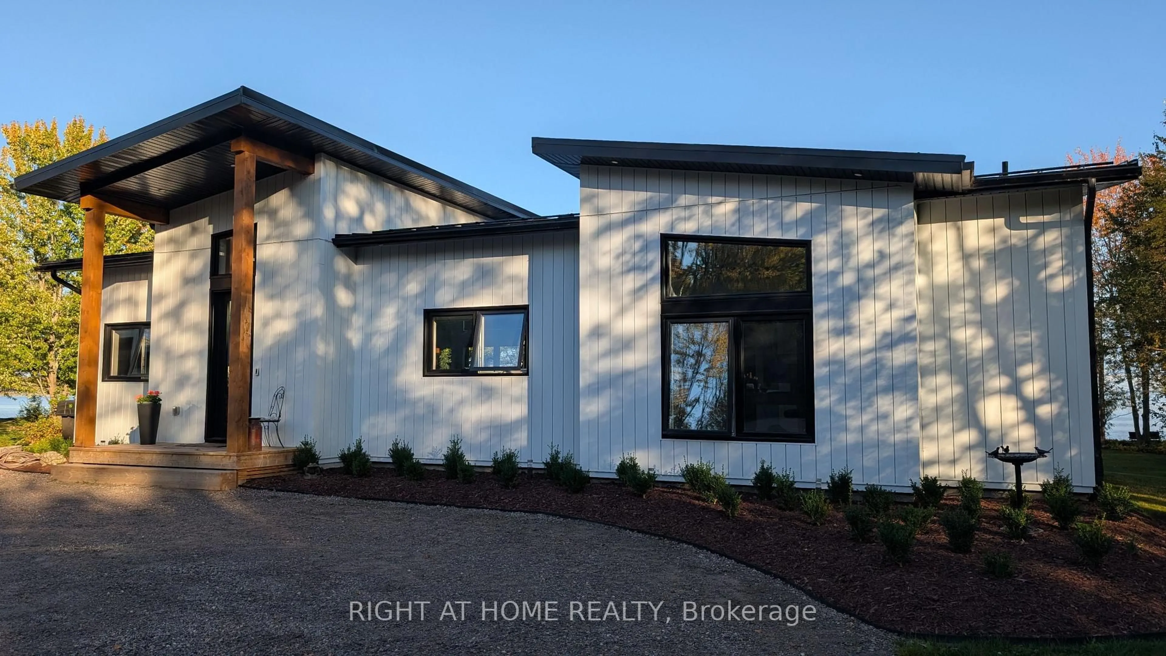 Home with vinyl exterior material, building for 134 Glenrock Rd, West Nipissing Ontario P2B 2M5