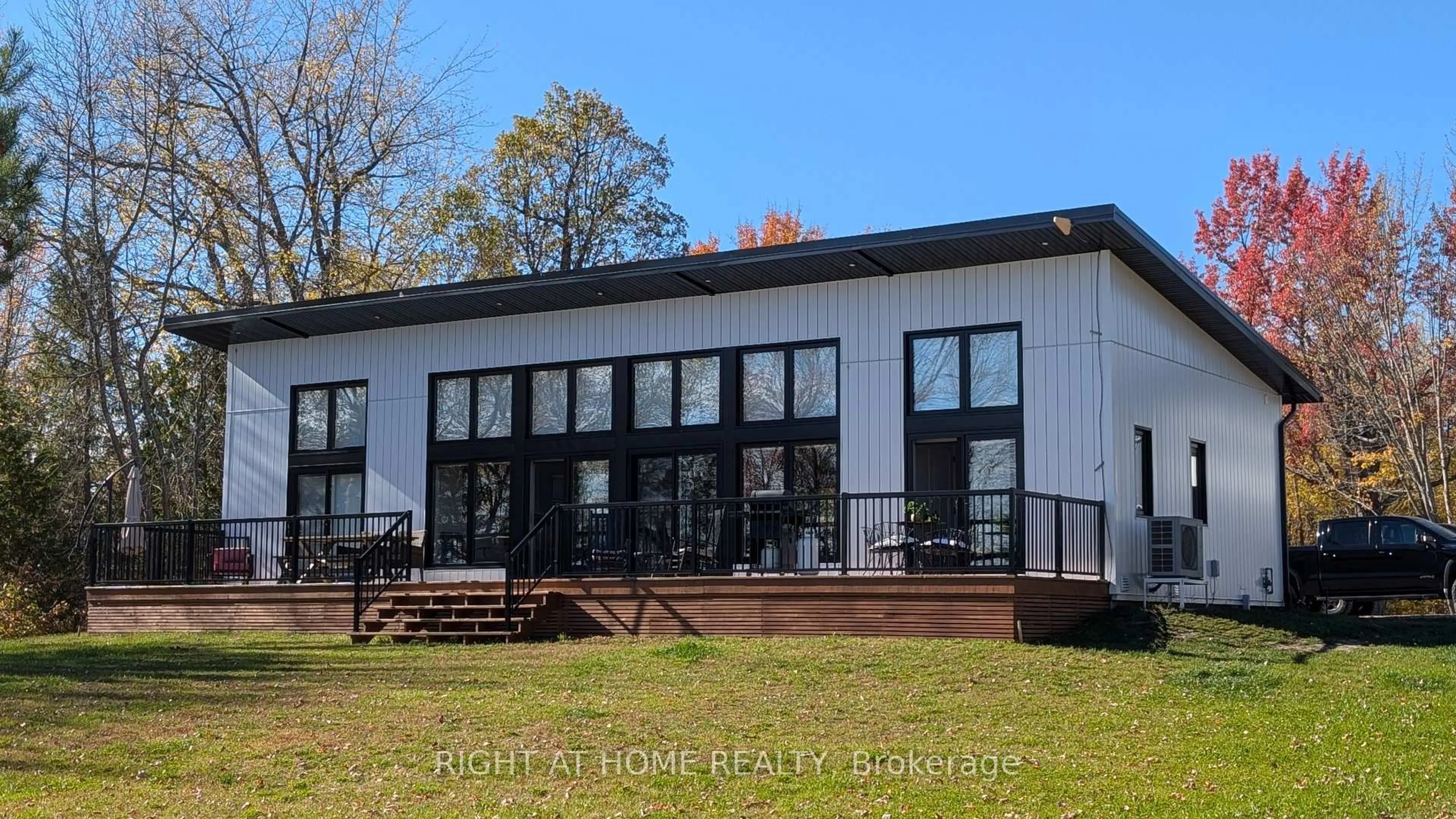 Home with vinyl exterior material, building for 134 Glenrock Rd, West Nipissing Ontario P2B 2M5