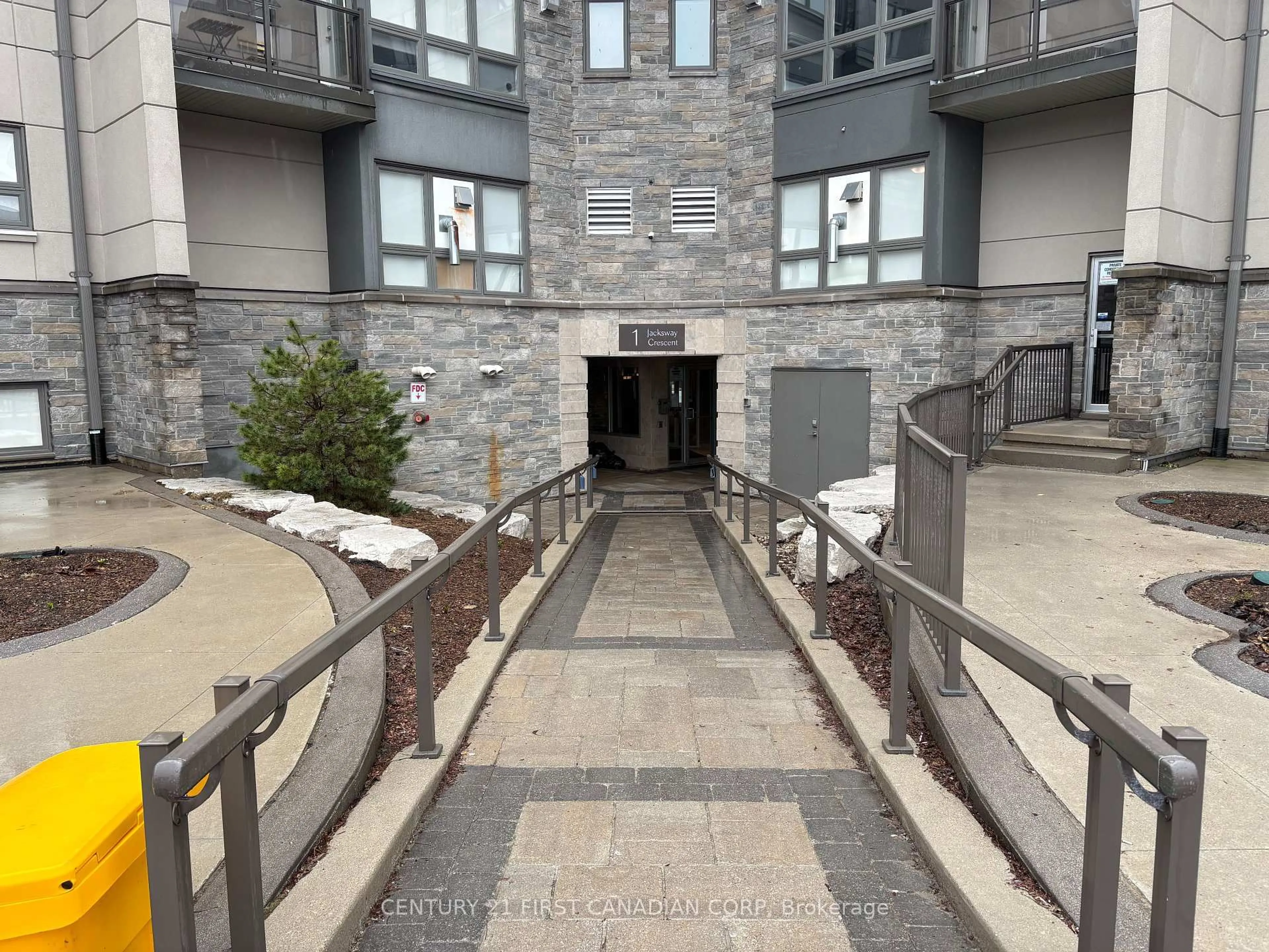 Indoor foyer for 1 Jacksway Cres #114, London North Ontario N5X 3T5