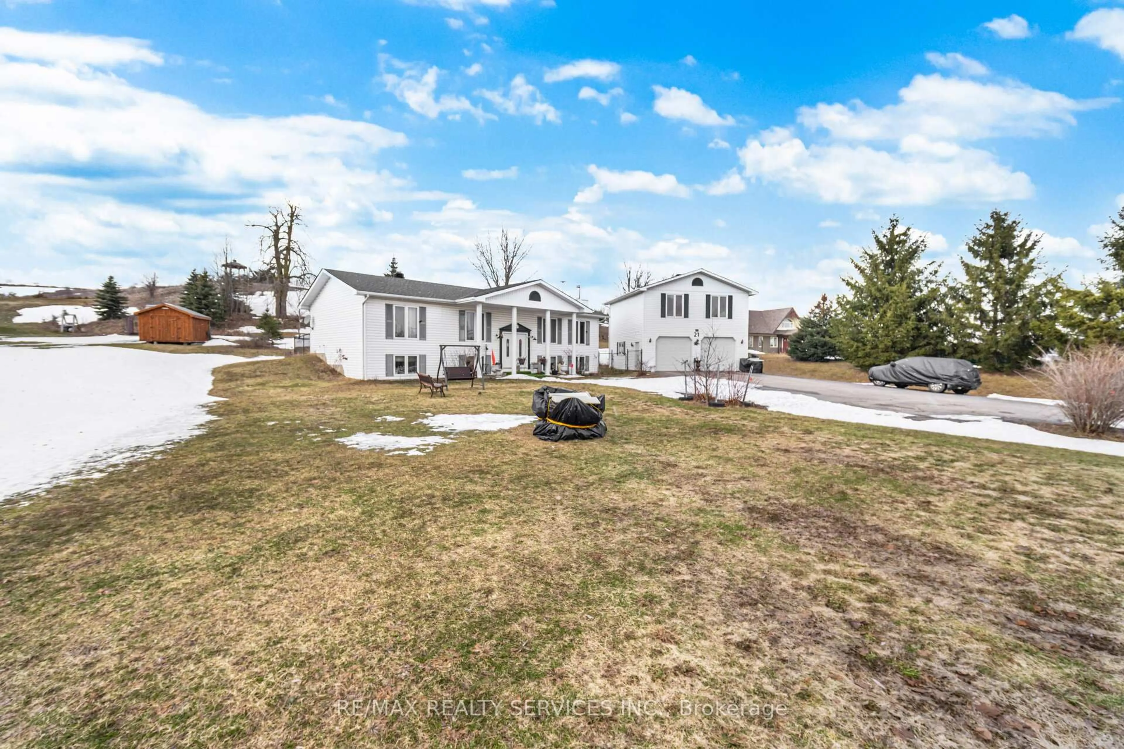 A pic from outside/outdoor area/front of a property/back of a property/a pic from drone, unknown for 21 Barbour Dr, Erin Ontario N0B 1Z0