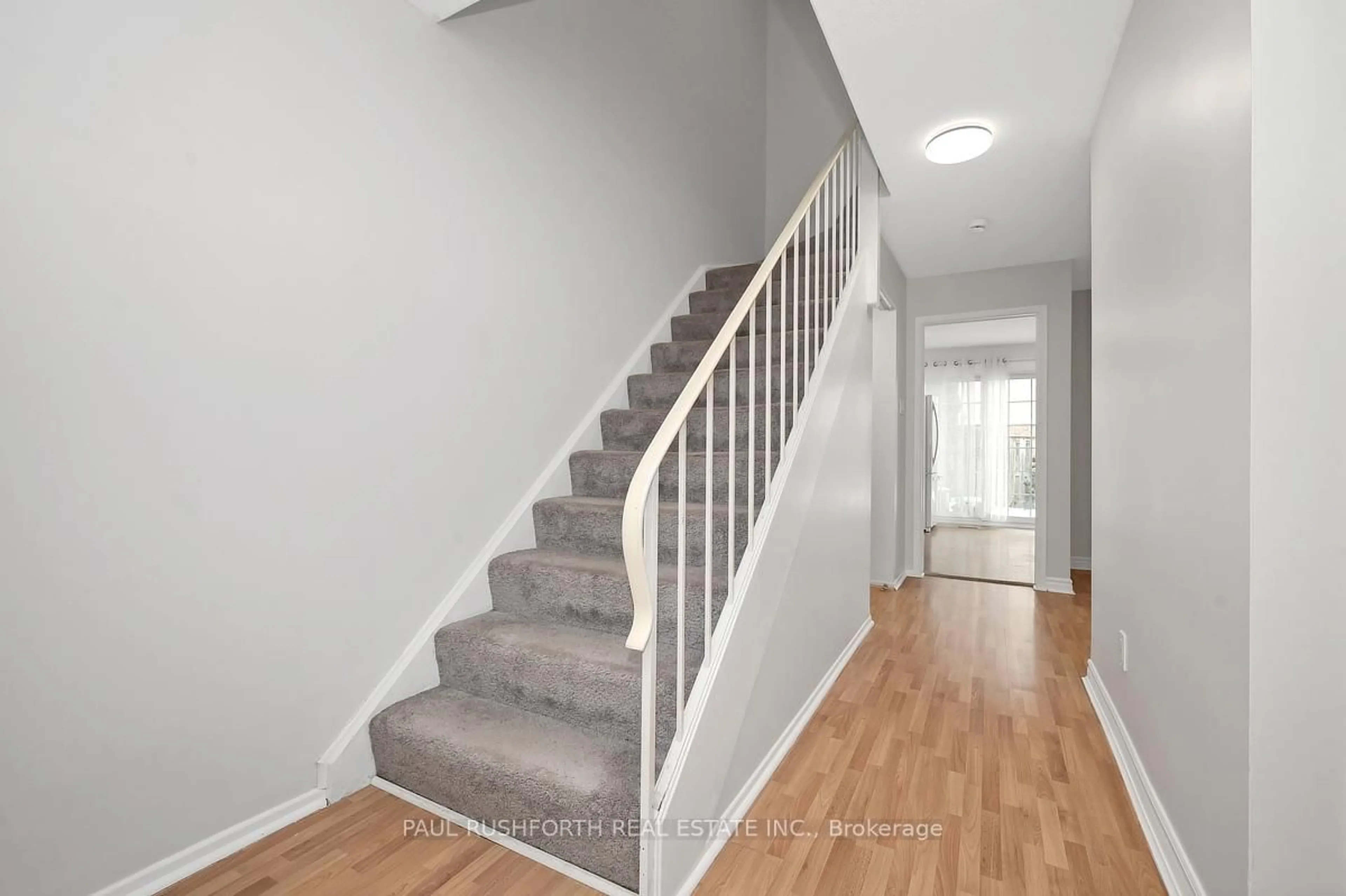 Stairs for 1107 Meadowlands Dr, Ottawa Ontario K2C 0K5