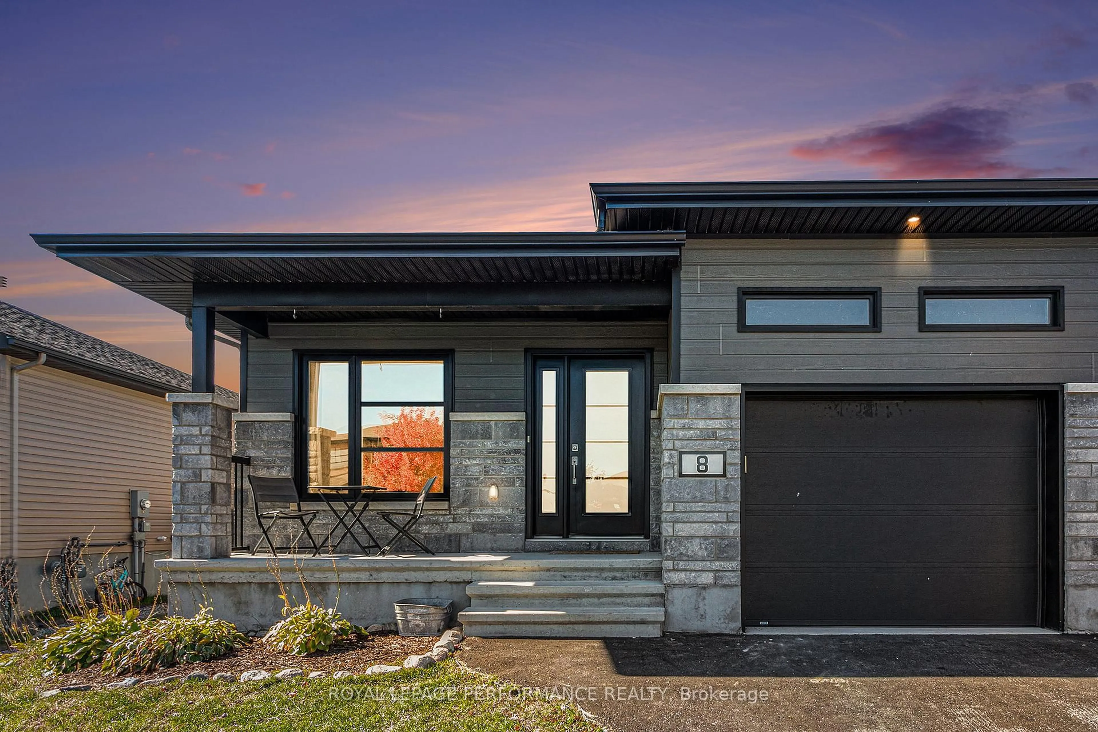 Unknown for 8 Brittany St, North Stormont Ontario K0A 1R0