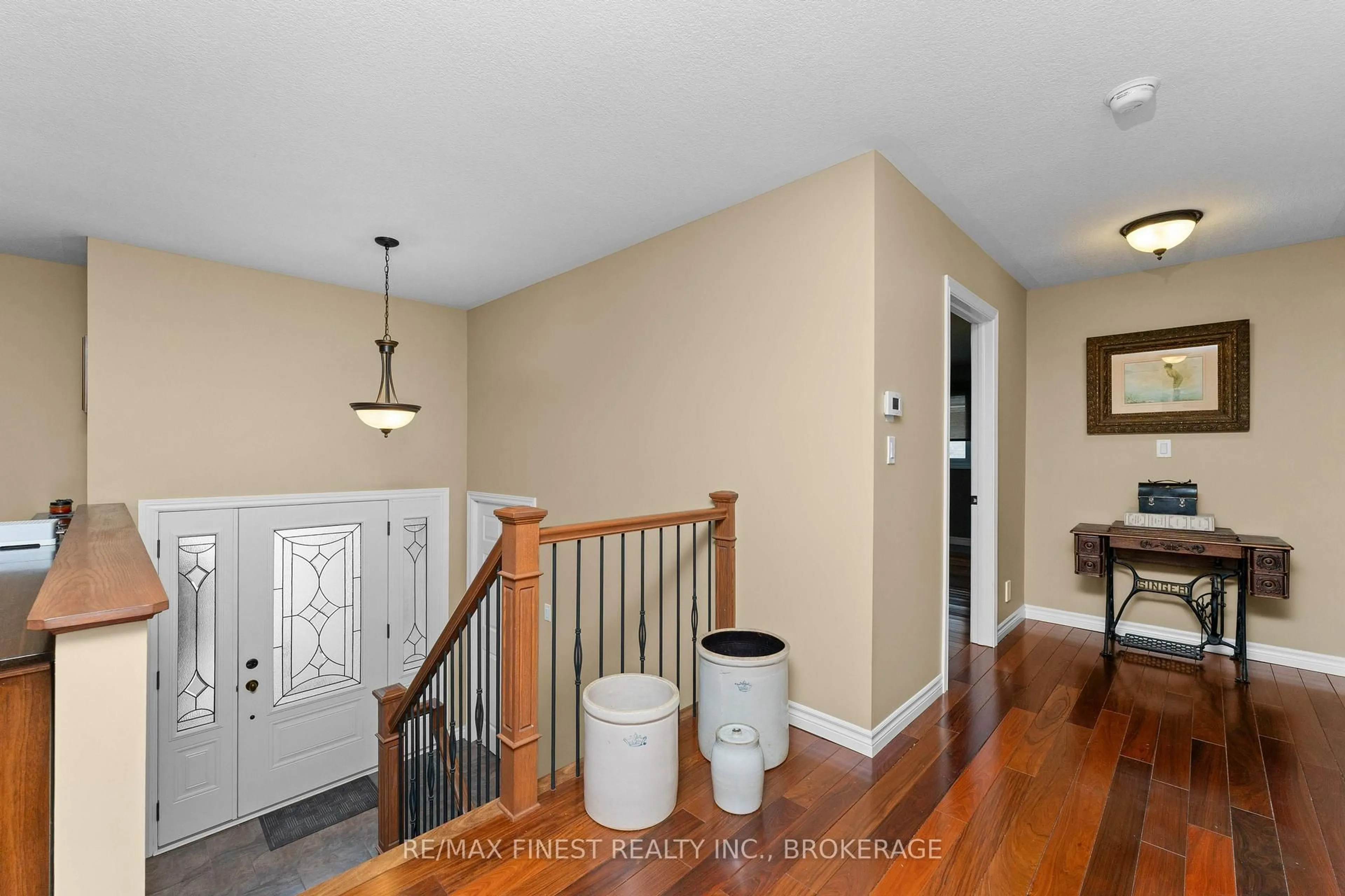 Indoor entryway for 75 Barker Dr, Kingston Ontario K7K 6X6