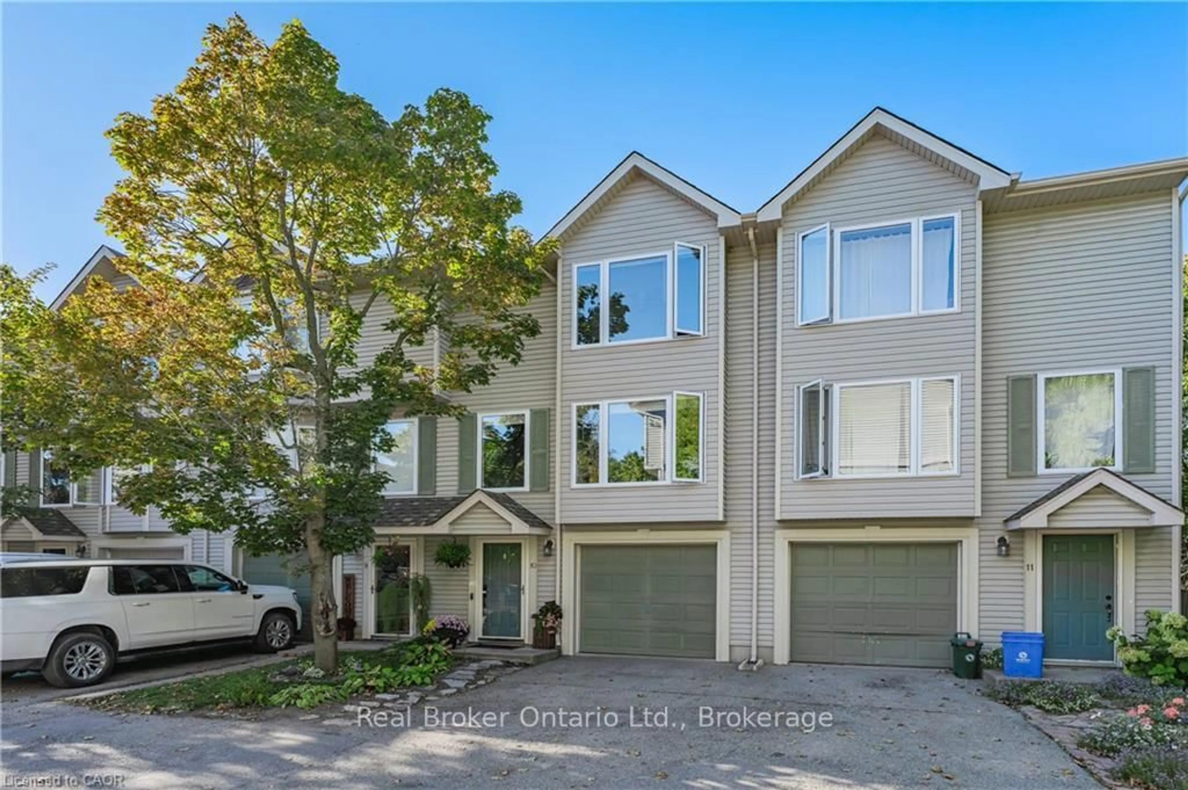 A pic from outside/outdoor area/front of a property/back of a property/a pic from drone, street for 320 Alma St #10, Guelph/Eramosa Ontario N0B 2K0