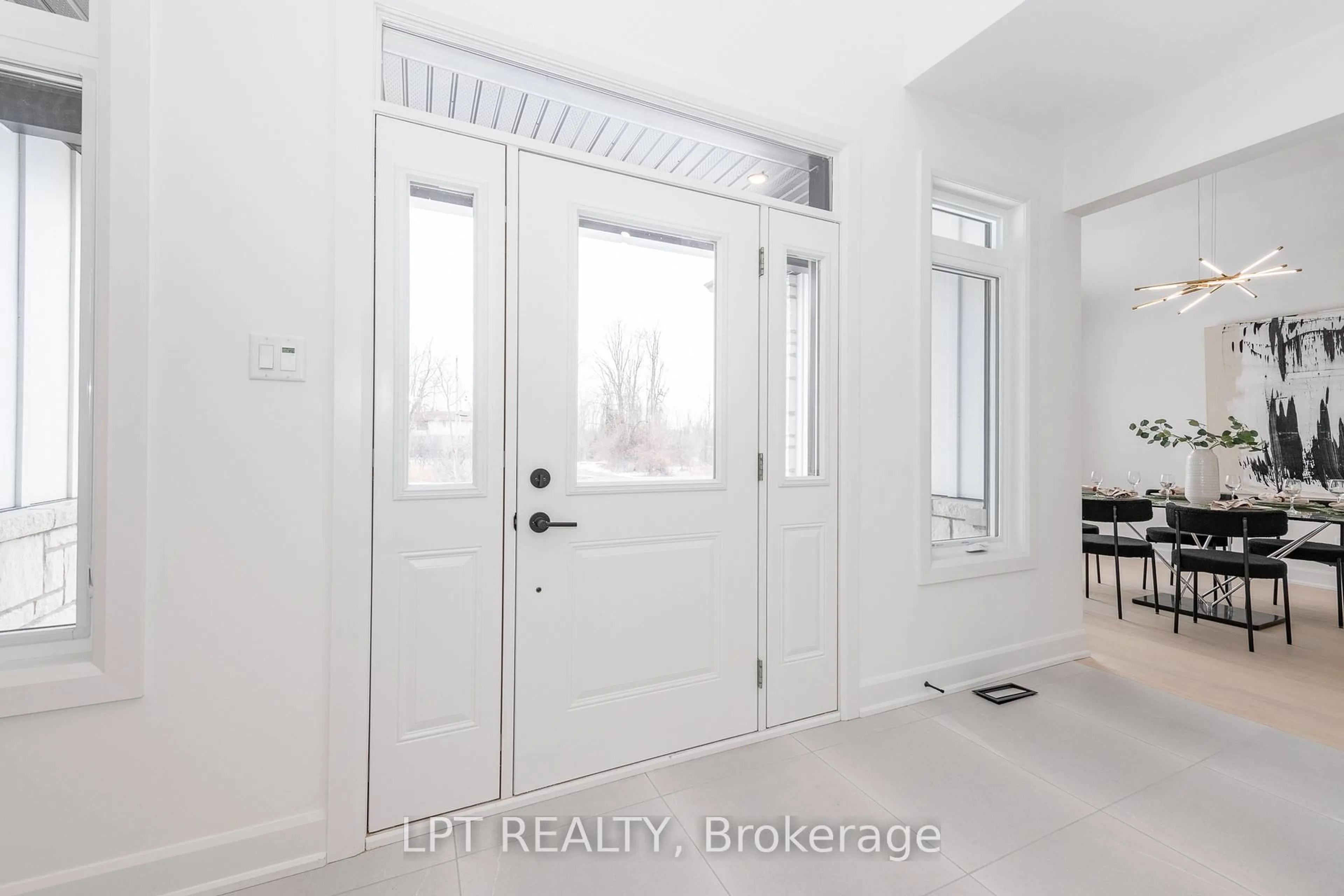 Indoor entryway for 23 Skeel Crt, Ashton Ontario K0A 1B0