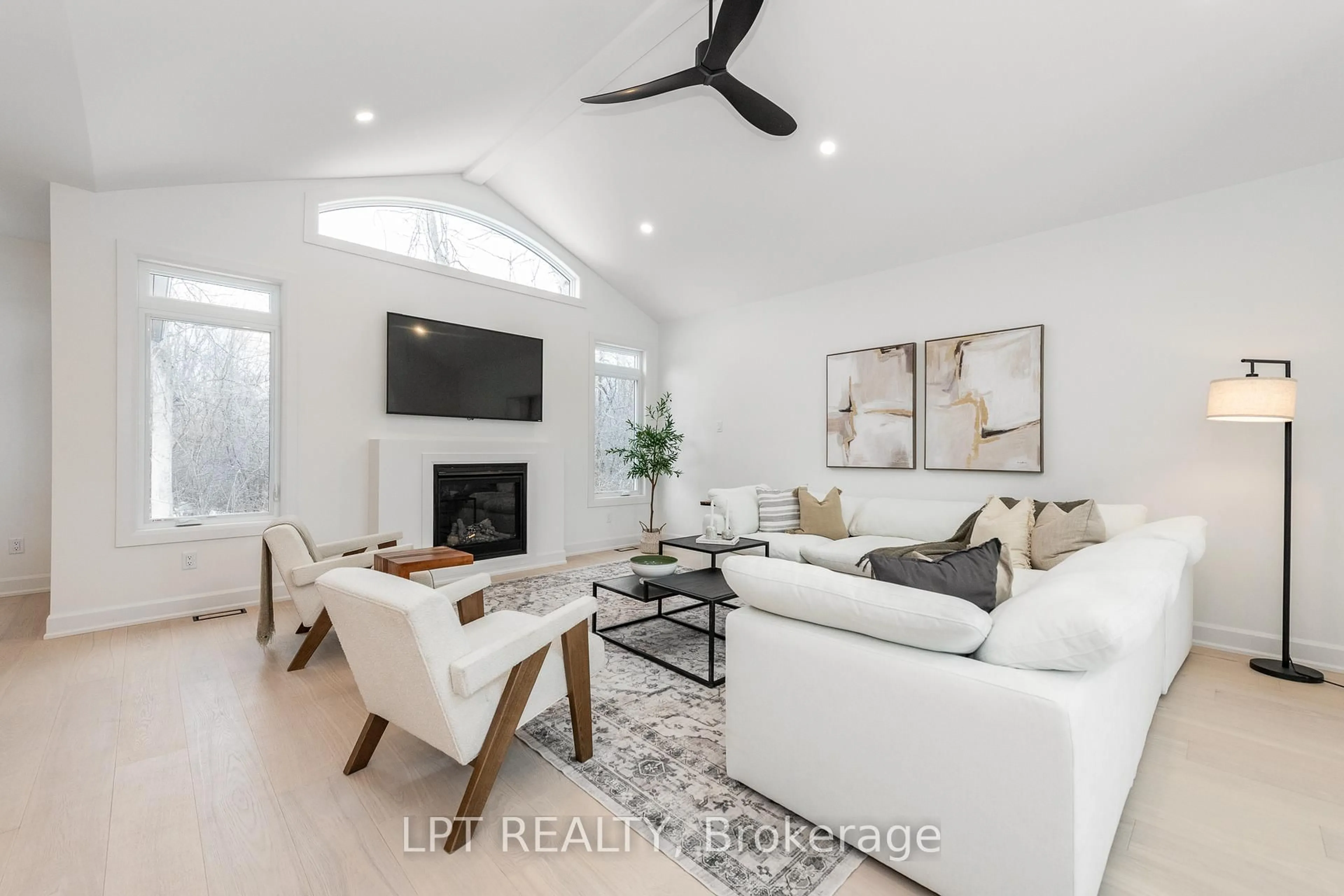 Living room with furniture, unknown for 23 Skeel Crt, Ashton Ontario K0A 1B0