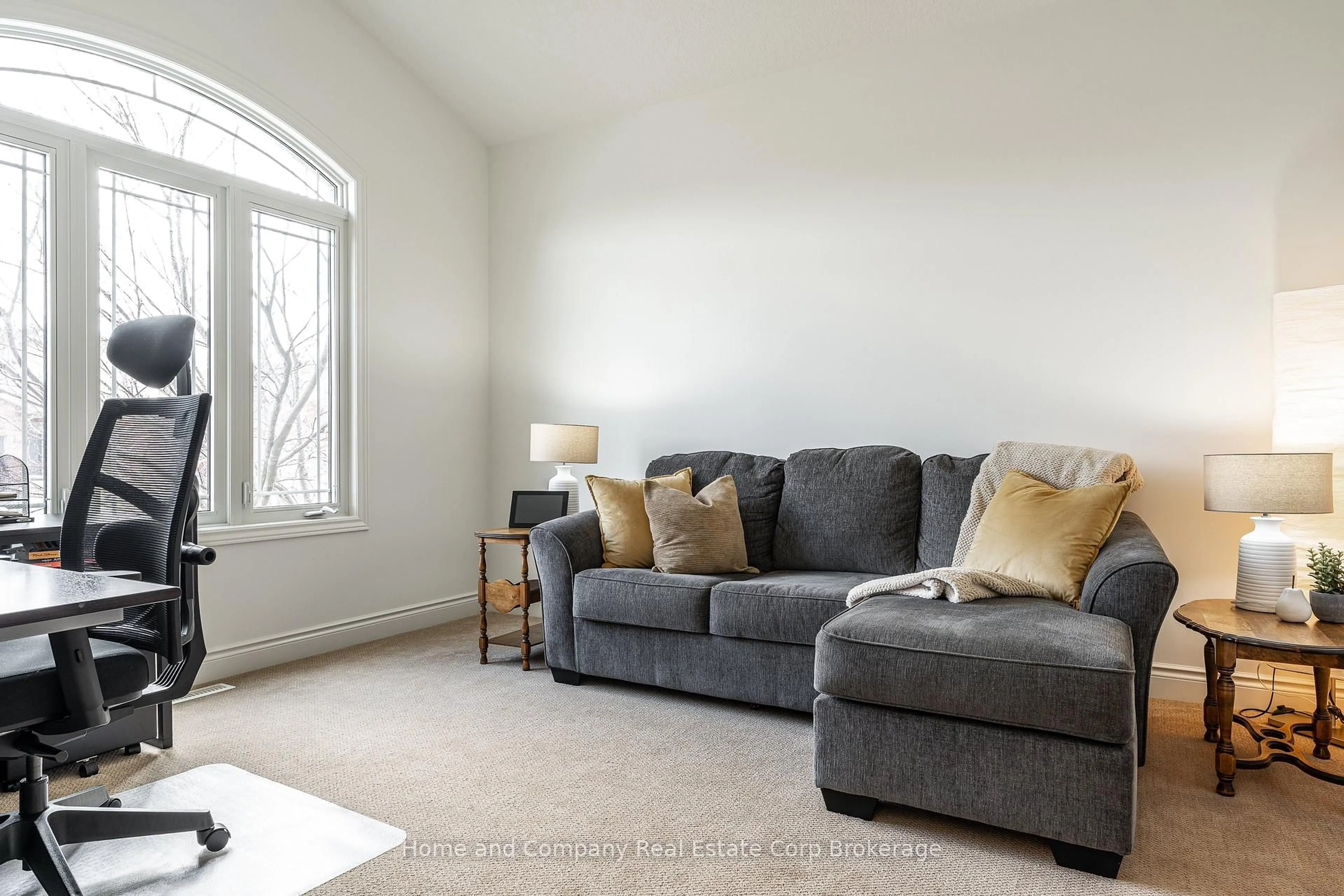 Living room with furniture, carpet floor for 19 Hossie Terr, Stratford Ontario N5A 8B6