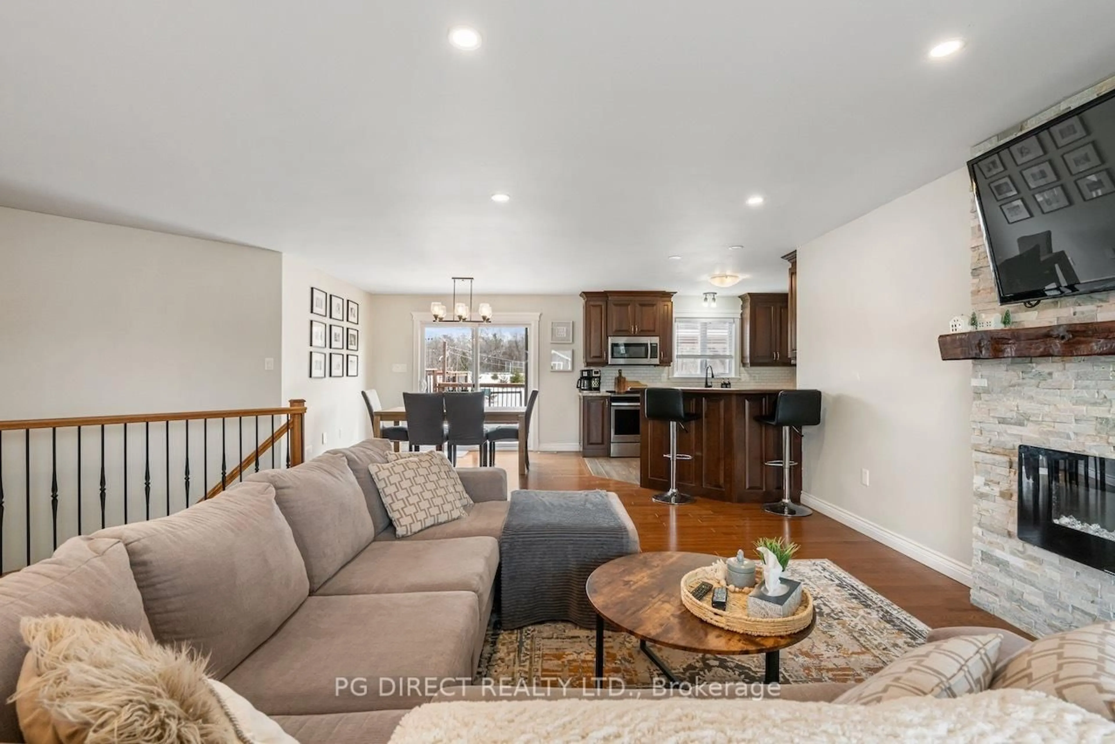 Living room with furniture, unknown for 17 Albert St, Edwardsburgh/Cardinal Ontario K0E 1T1