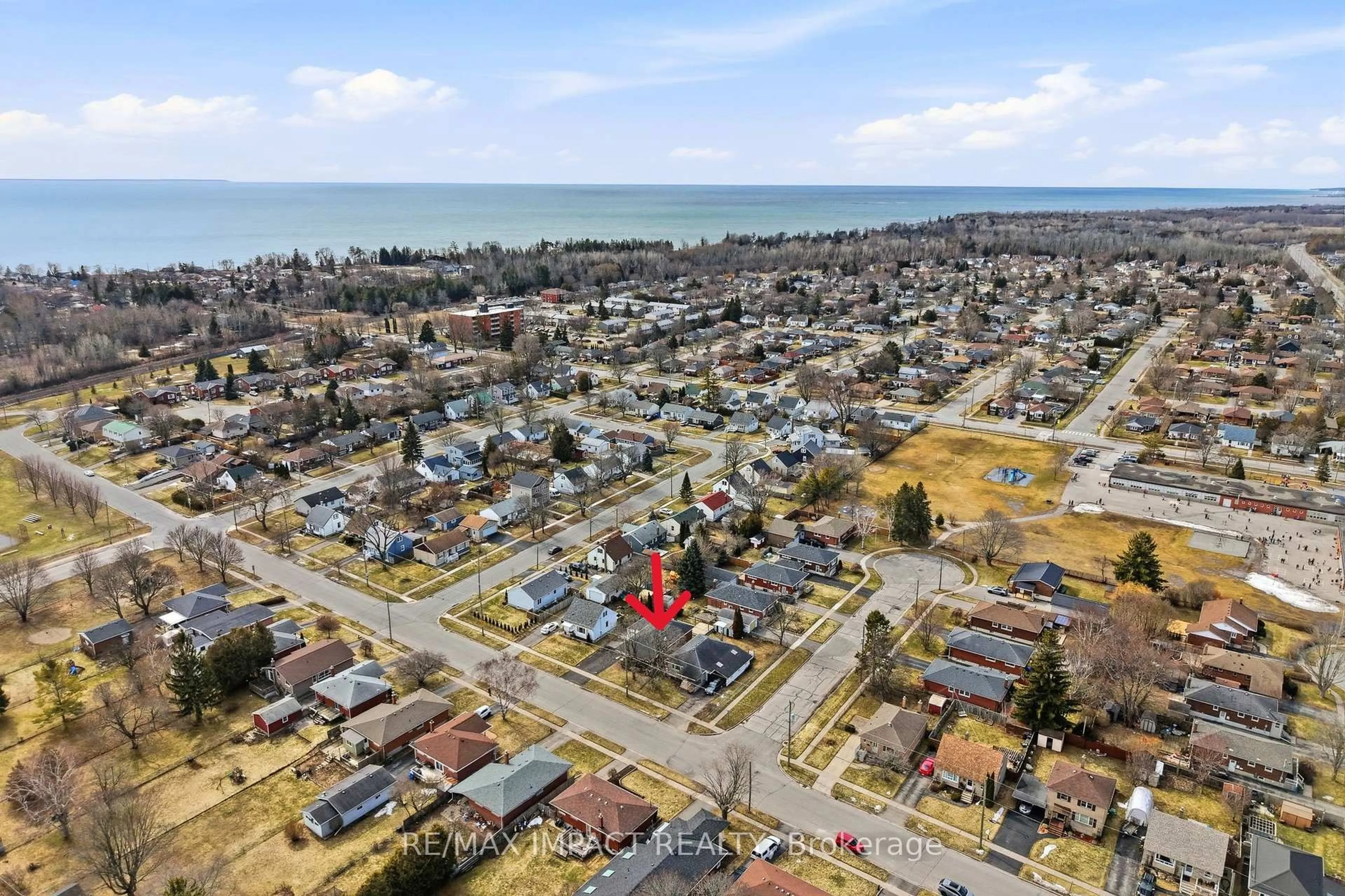 A pic from outside/outdoor area/front of a property/back of a property/a pic from drone, street for 577 Sinclair St, Cobourg Ontario K9A 2Y8