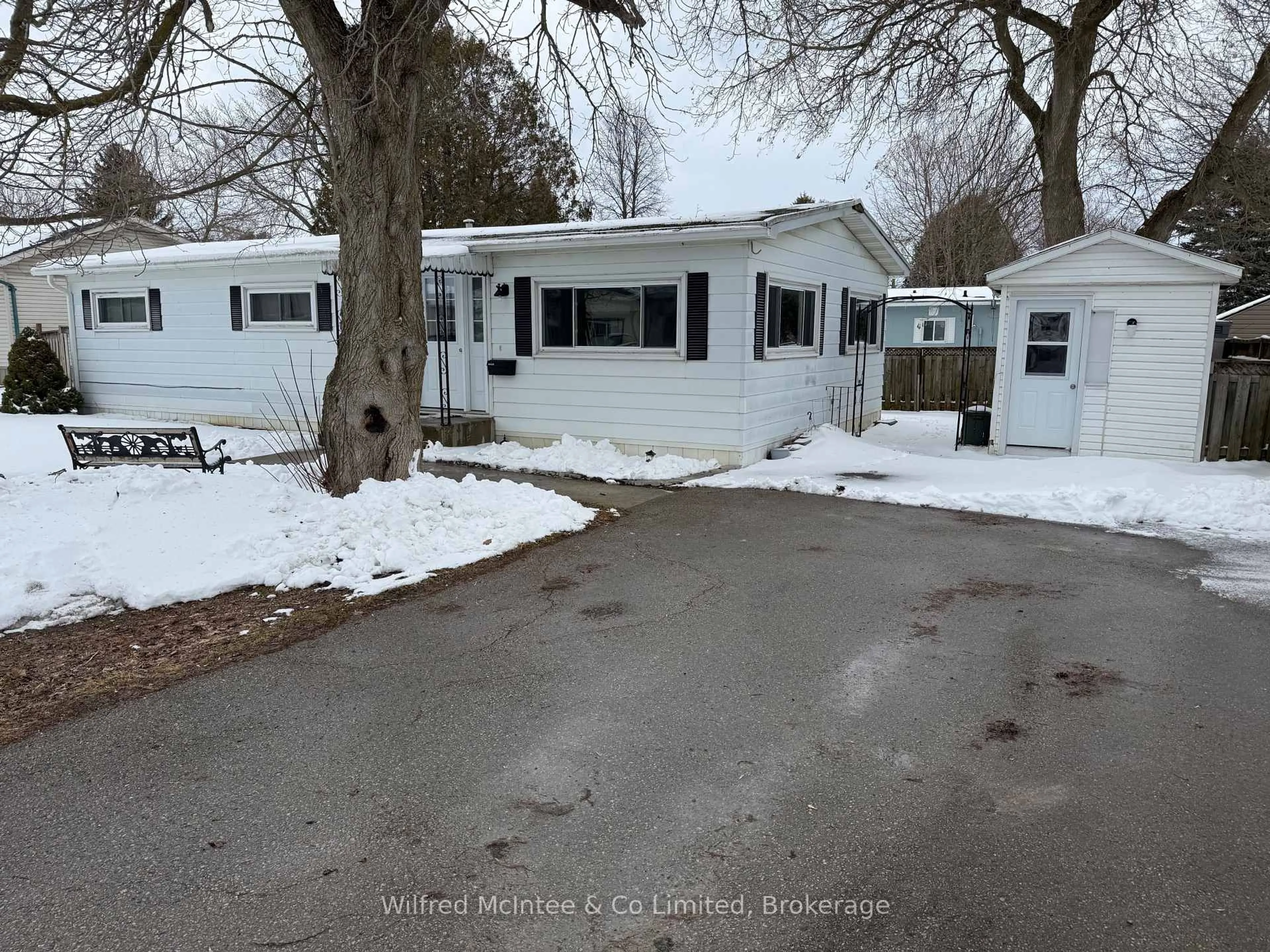 Unknown for 20 Cardinal St, Brockton Ontario N0G 2V0