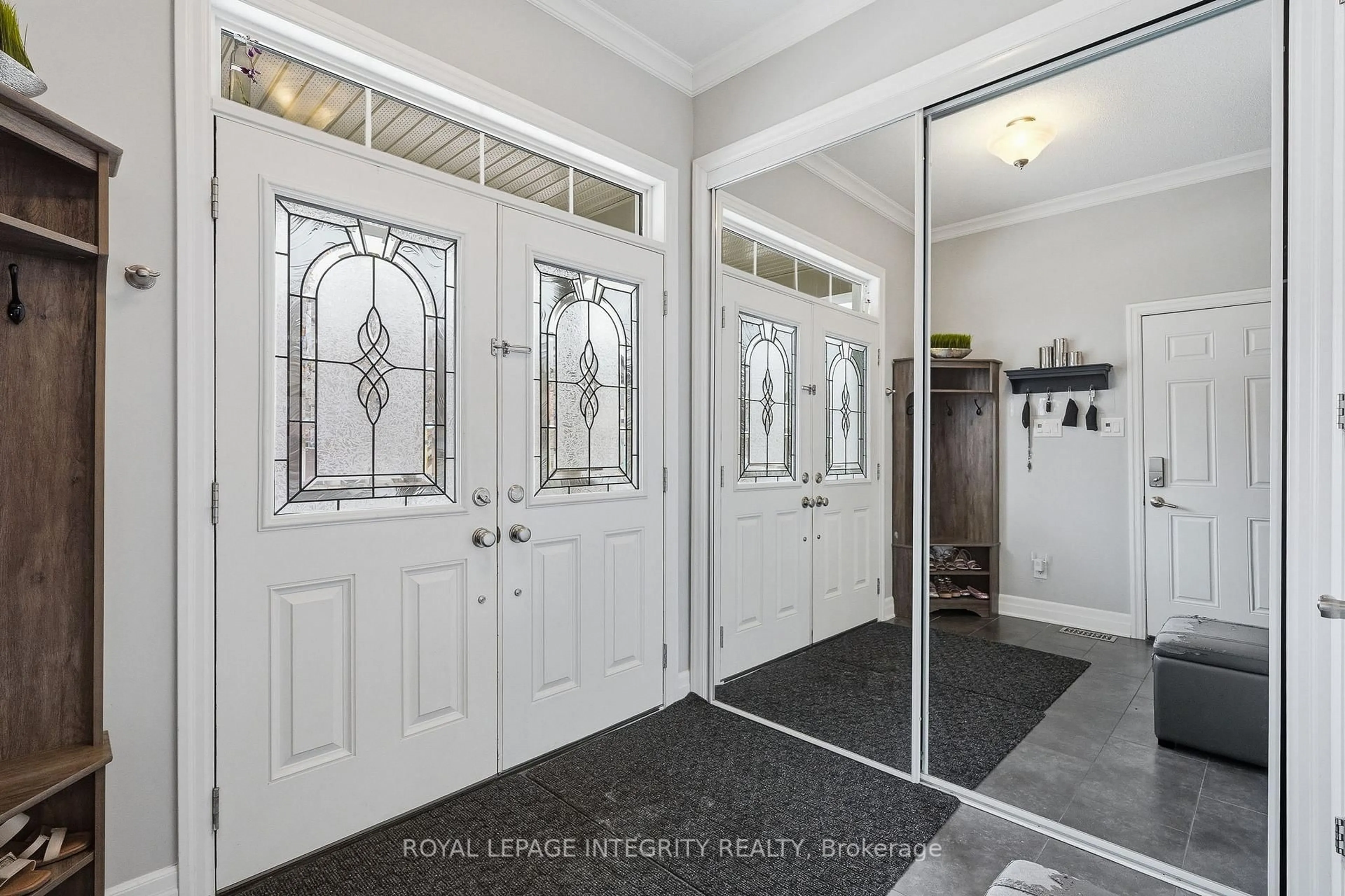 Indoor entryway for 109 Soleil Ave, Ottawa Ontario K4A 0V8