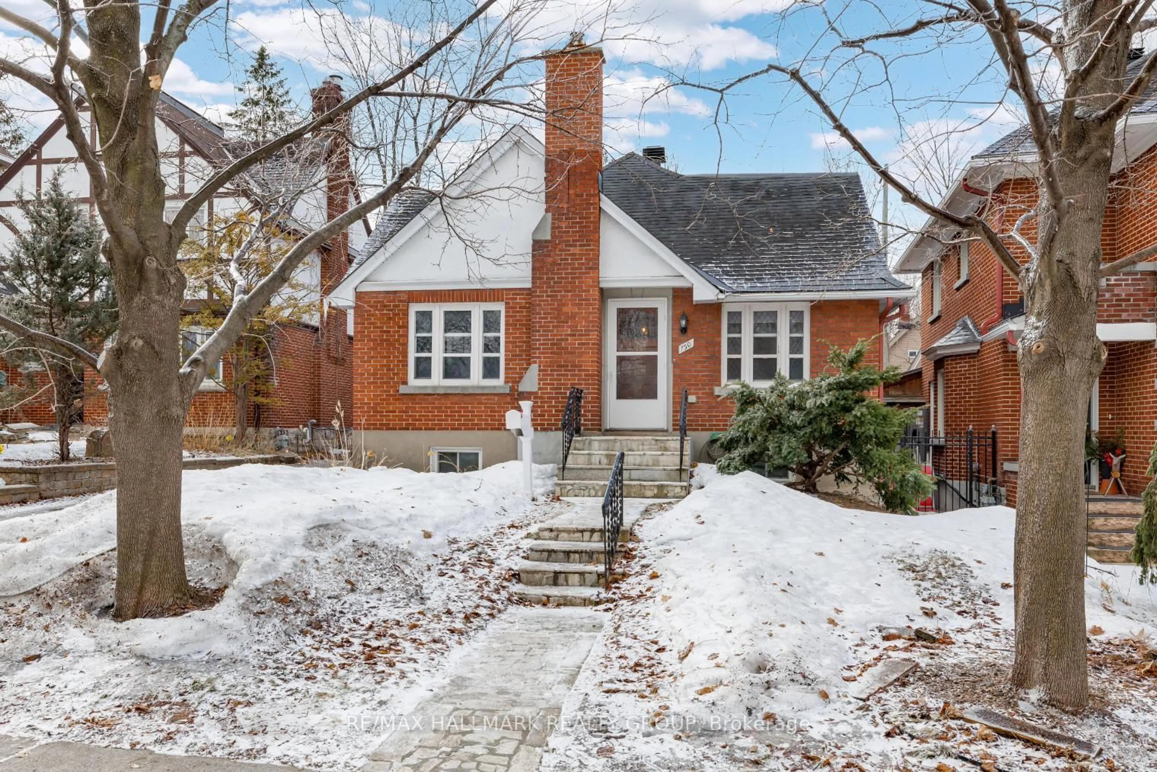 Home with brick exterior material, street for 150 Ruskin St, Ottawa Ontario K1Y 4C1