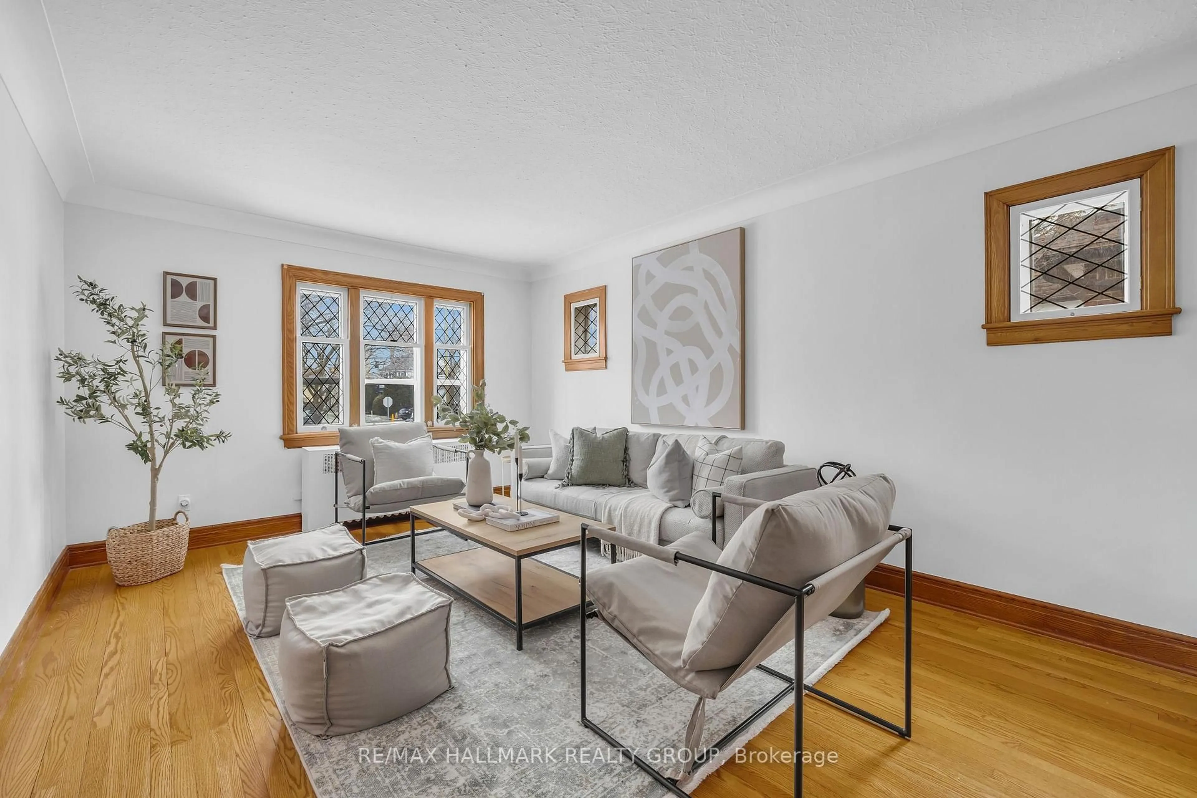 Living room with furniture, unknown for 150 Ruskin St, Ottawa Ontario K1Y 4C1