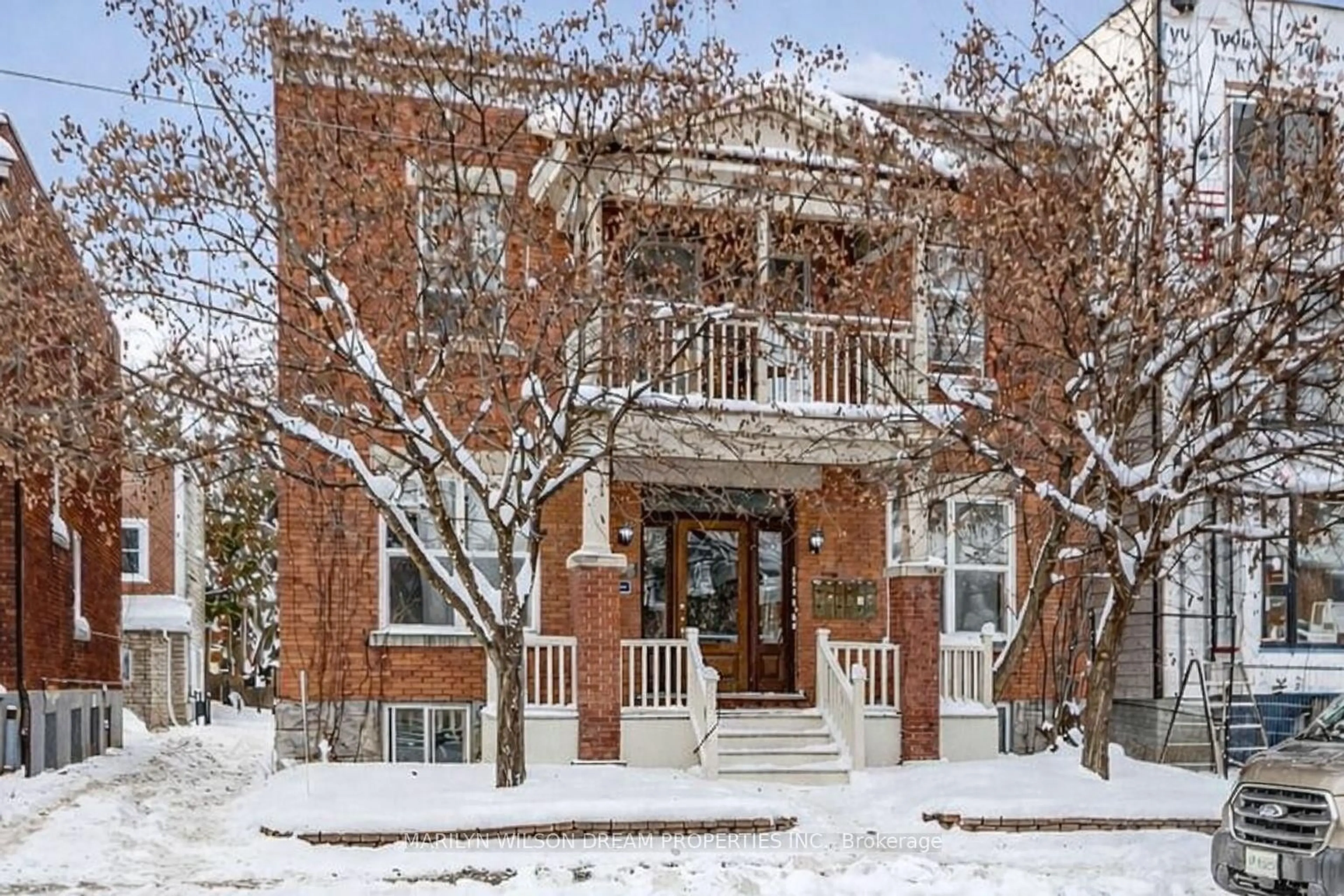 Home with brick exterior material, building for 152 Goulburn Ave, Ottawa Ontario K1N 8E2