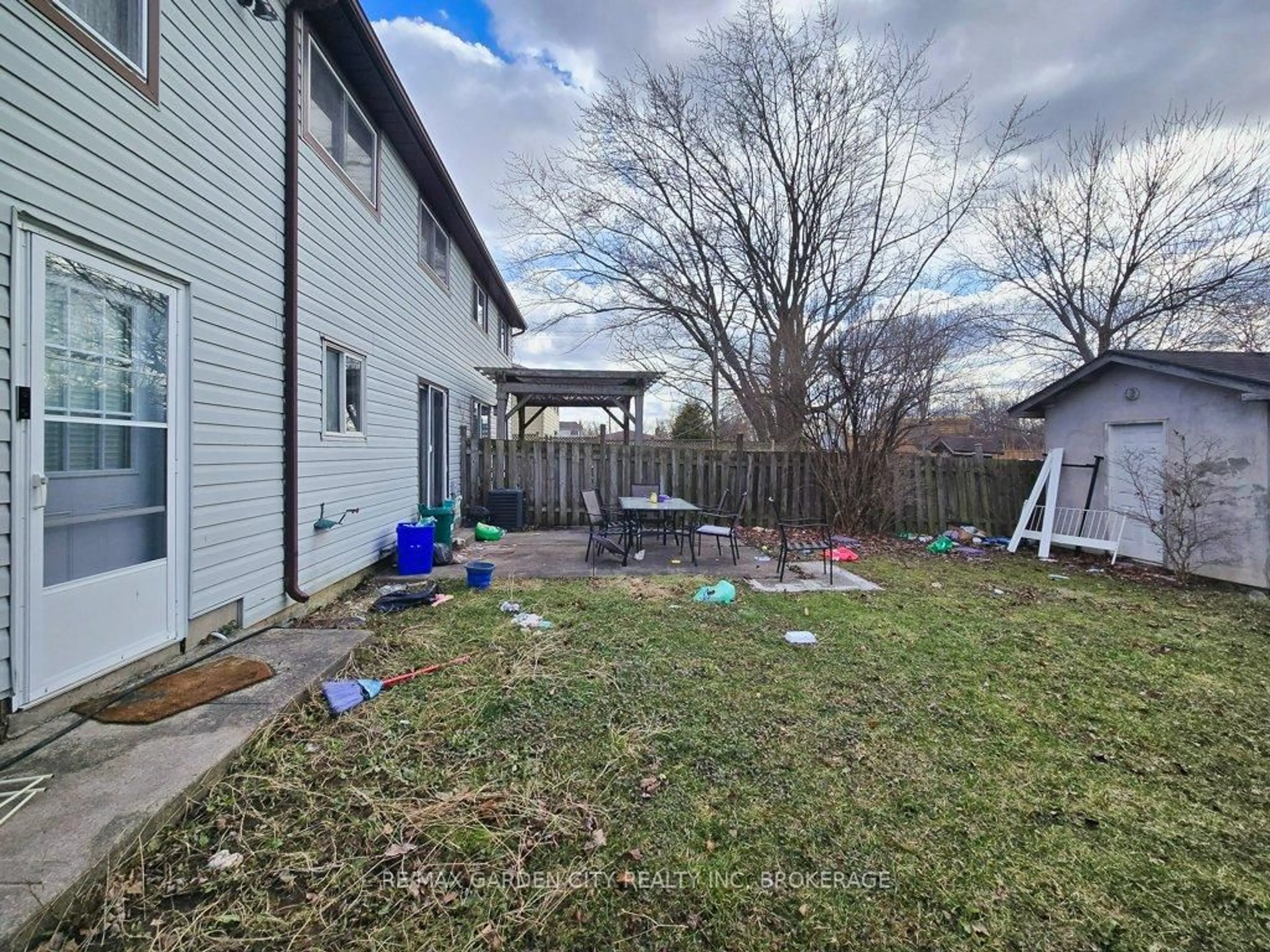 Unknown for 105 Tupper Dr, Thorold Ontario L2V 4C9