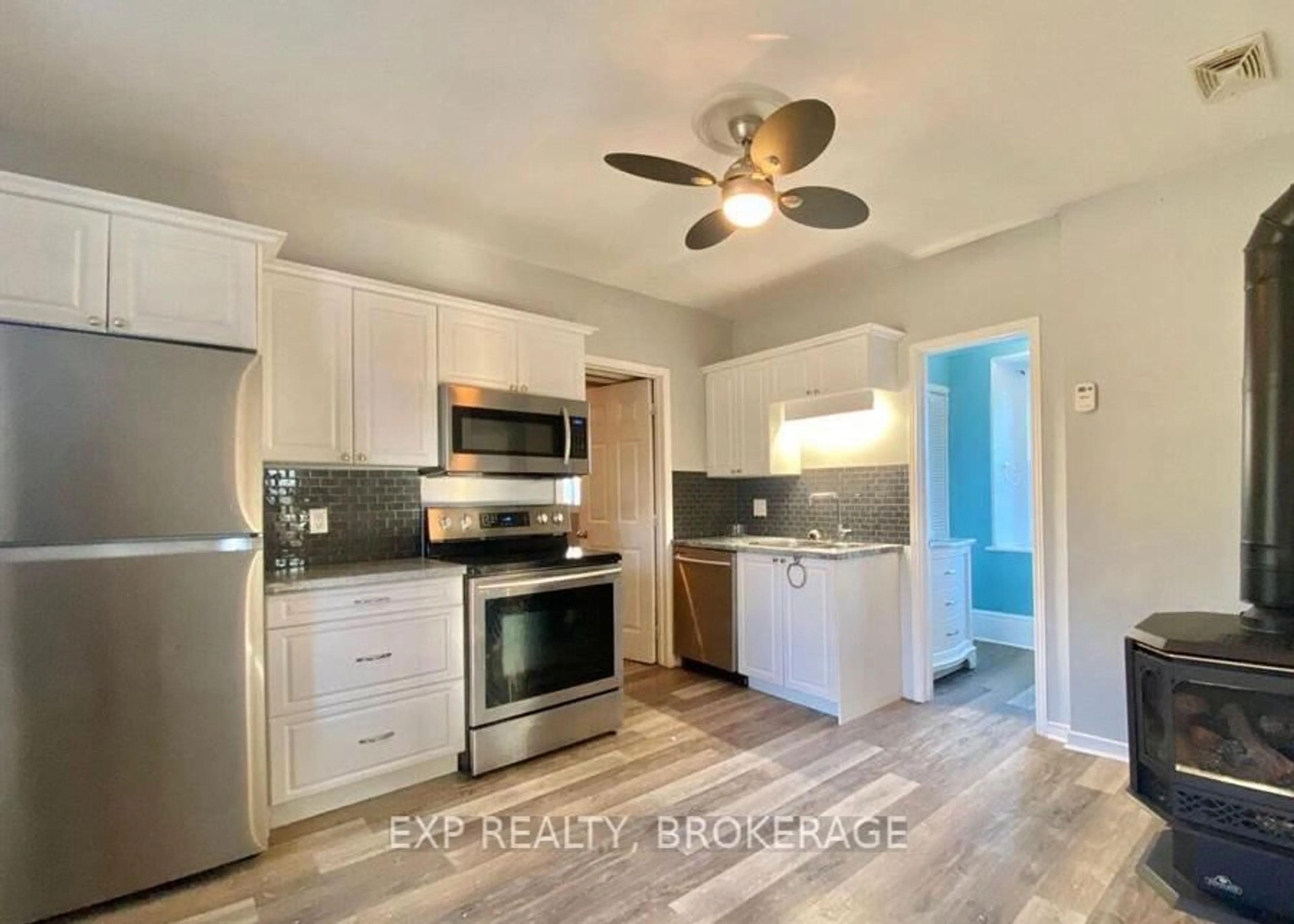 Open concept kitchen, ceramic/tile floor for 912 PURDY MILLS Rd, Kingston Ontario K7M 3M9