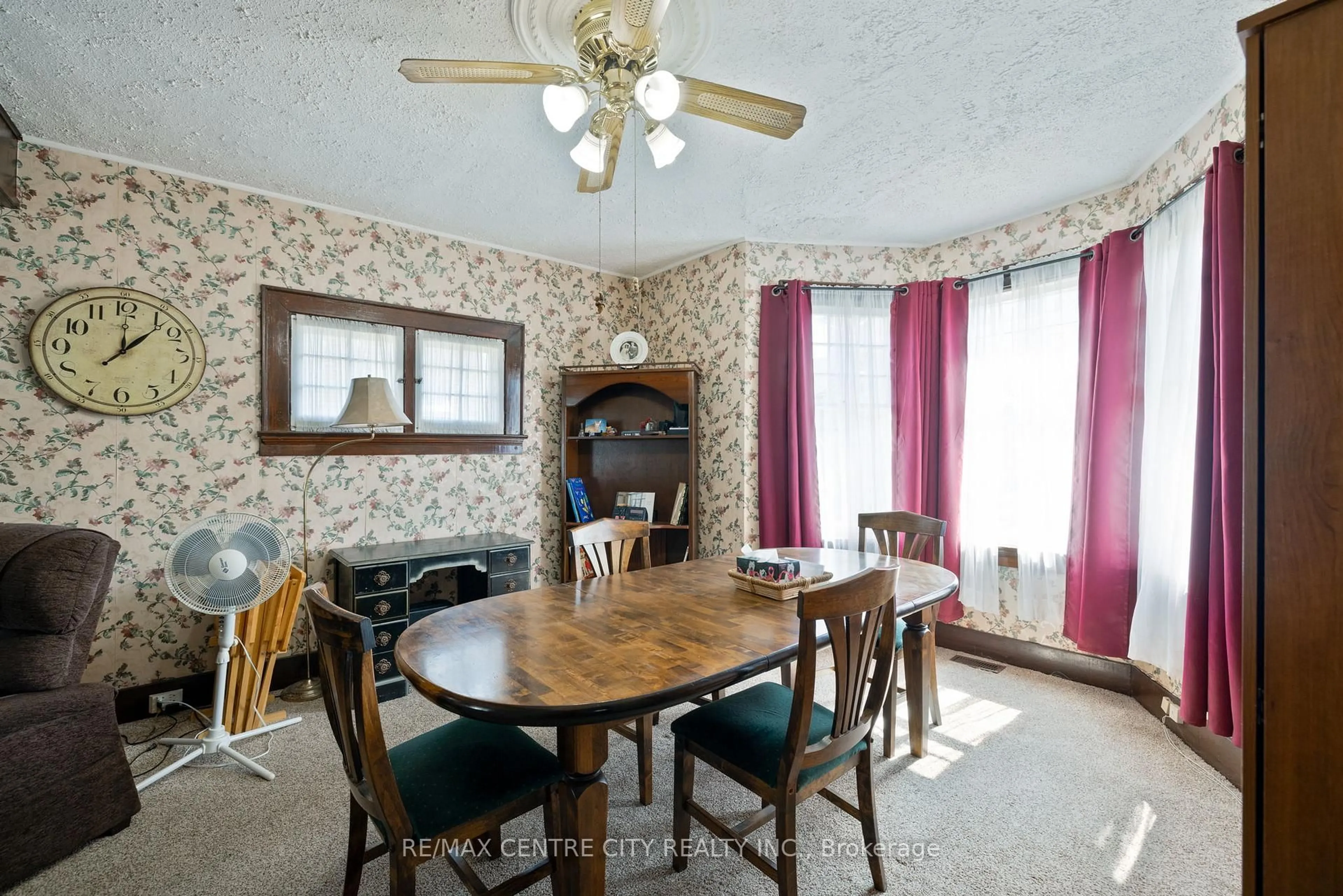 Dining room, unknown for 14 James St, Strathroy-Caradoc Ontario N7G 1S5