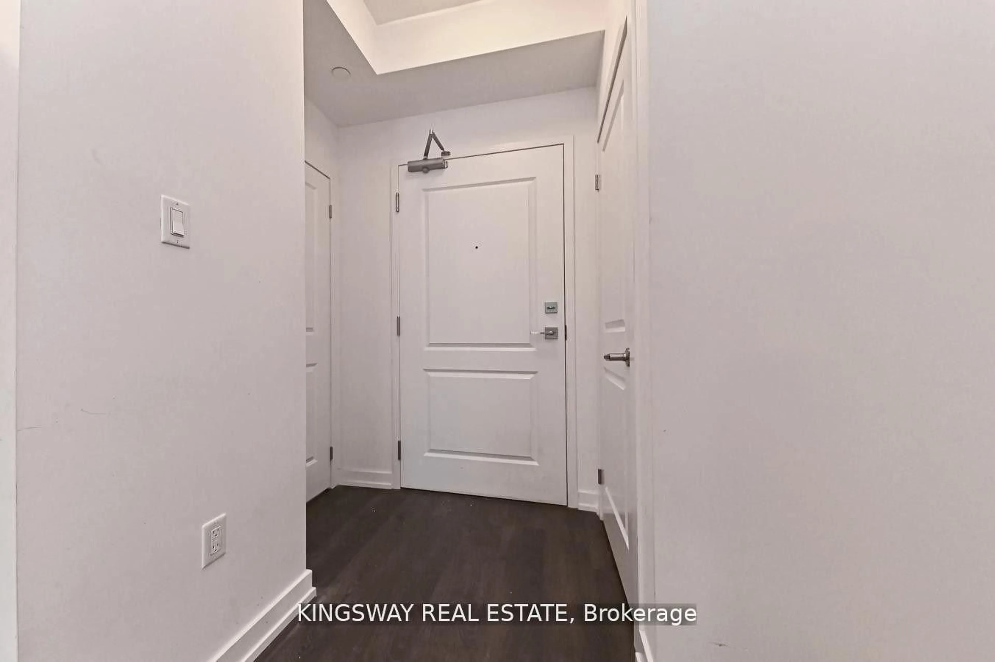 Indoor entryway for 125 Shoreview Pl #109, Hamilton Ontario L8E 0K3