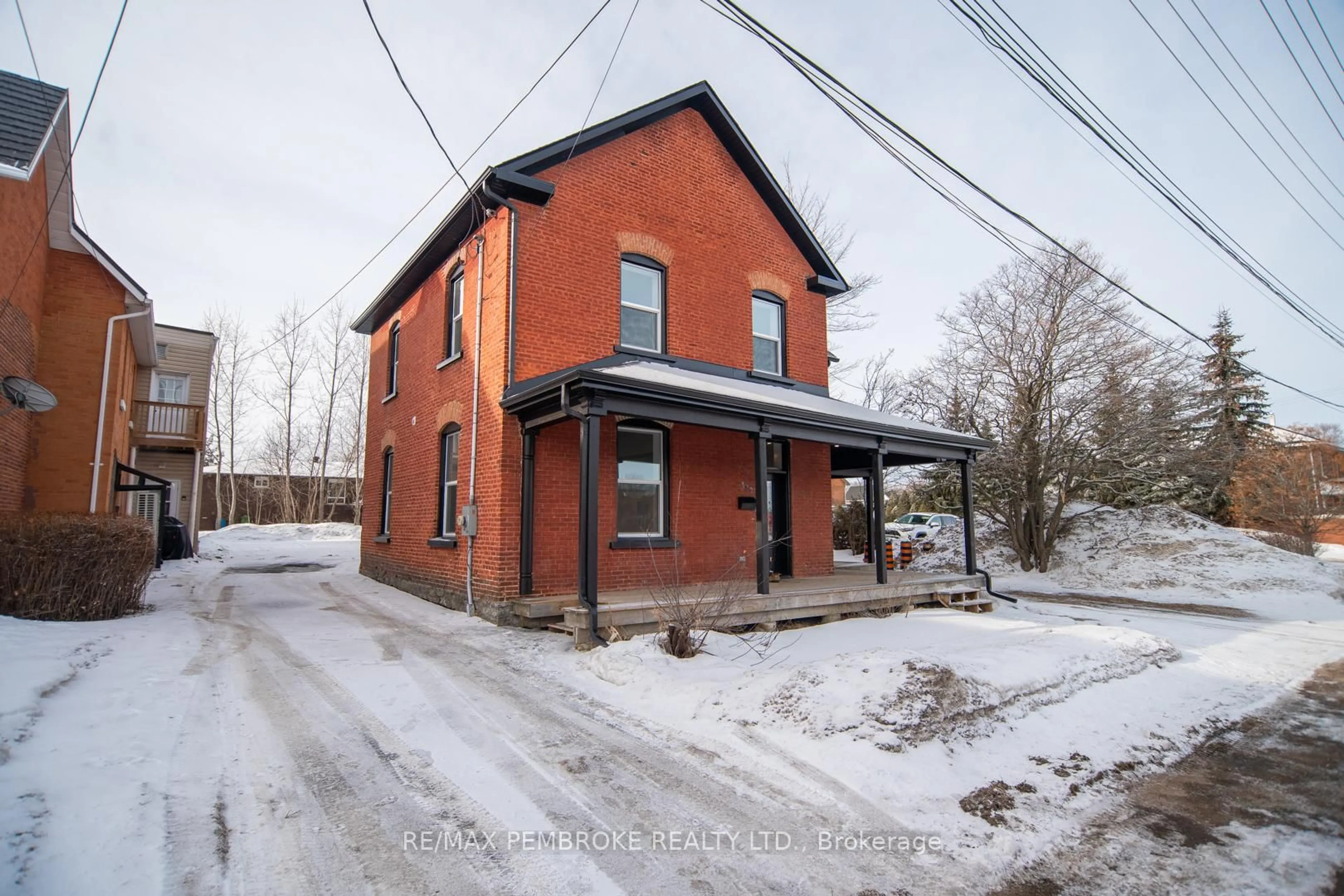 Home with brick exterior material, building for 392 Isabella St, Pembroke Ontario K8A 5T5