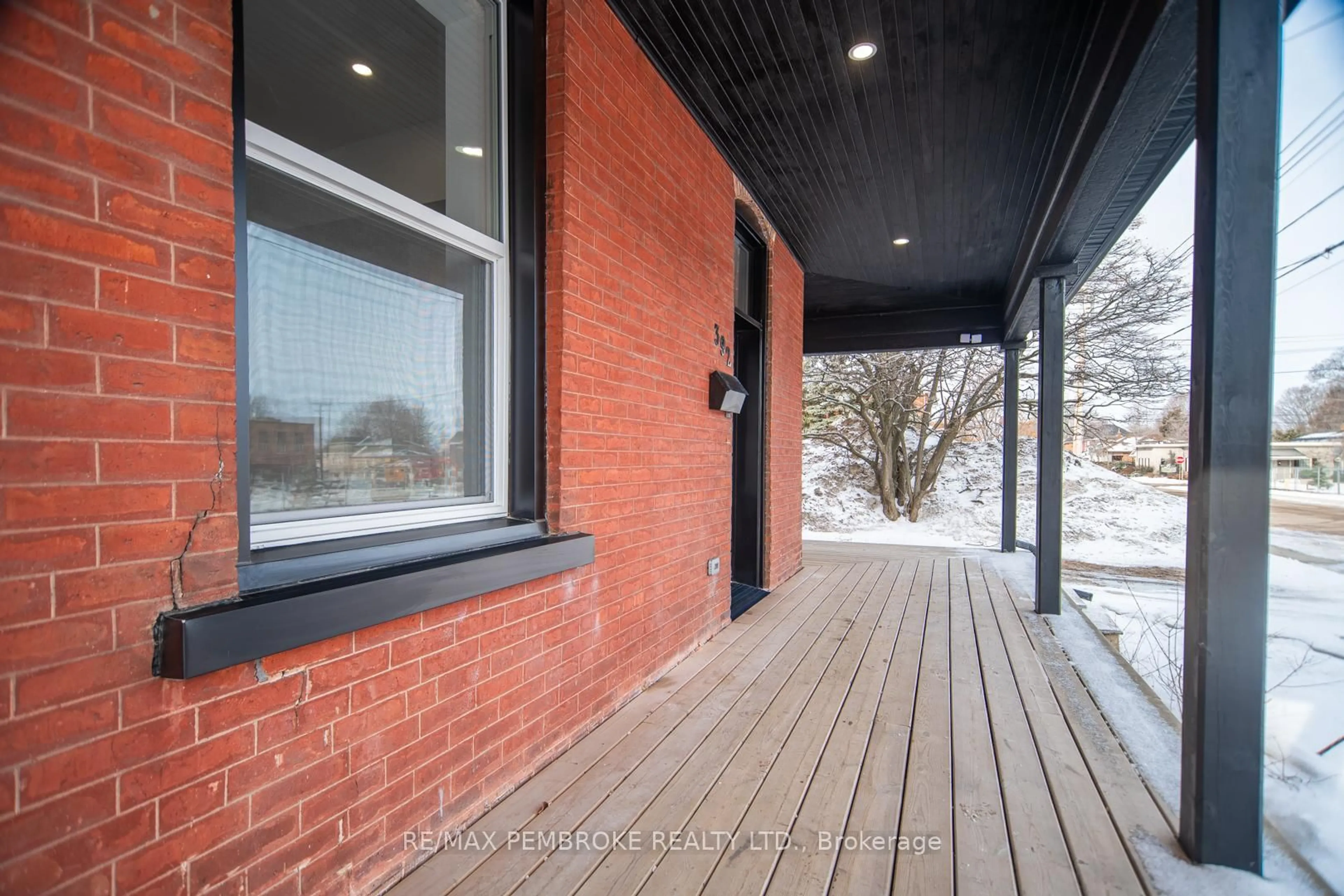 Patio, street for 392 Isabella St, Pembroke Ontario K8A 5T5