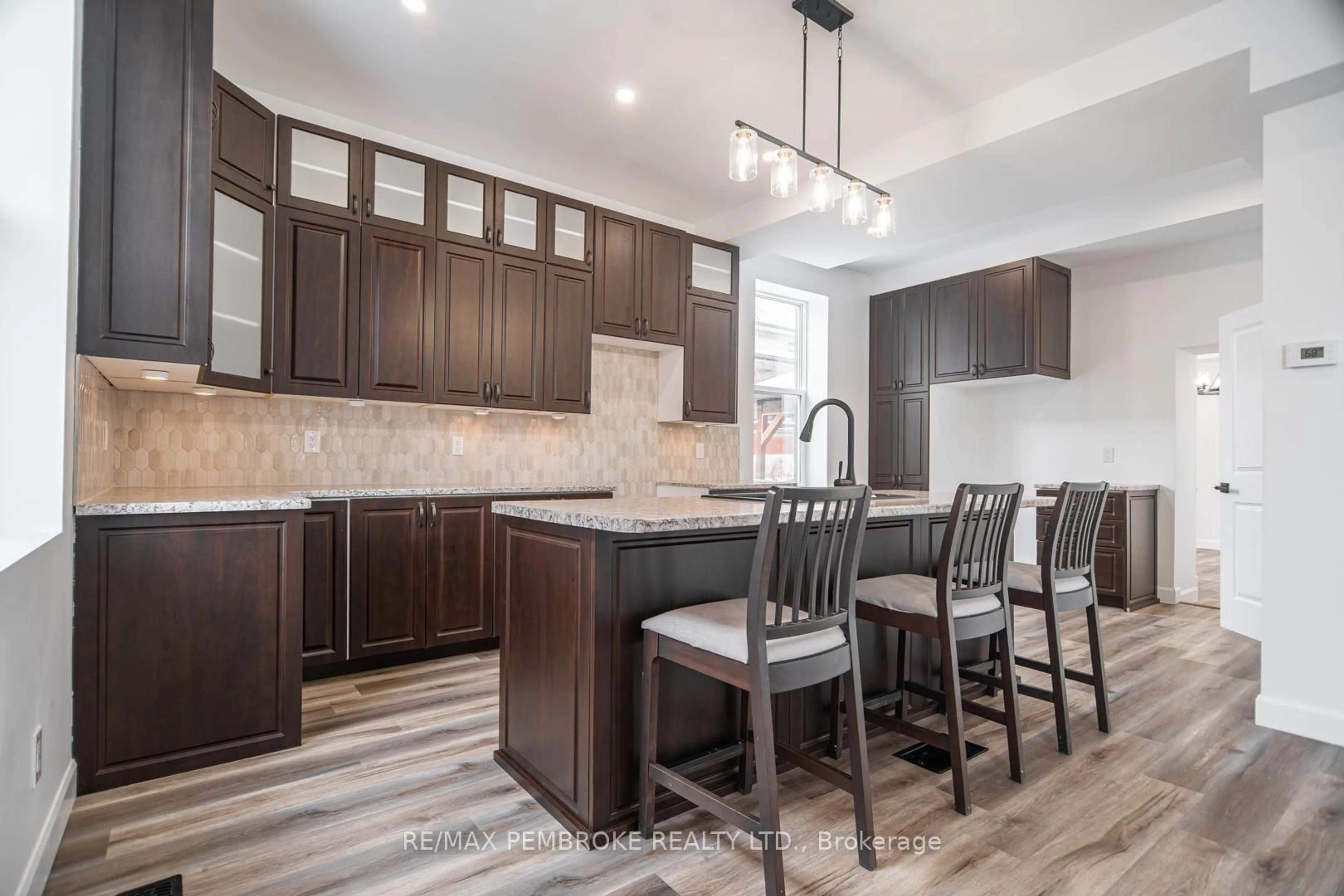 Open concept kitchen, unknown for 392 Isabella St, Pembroke Ontario K8A 5T5