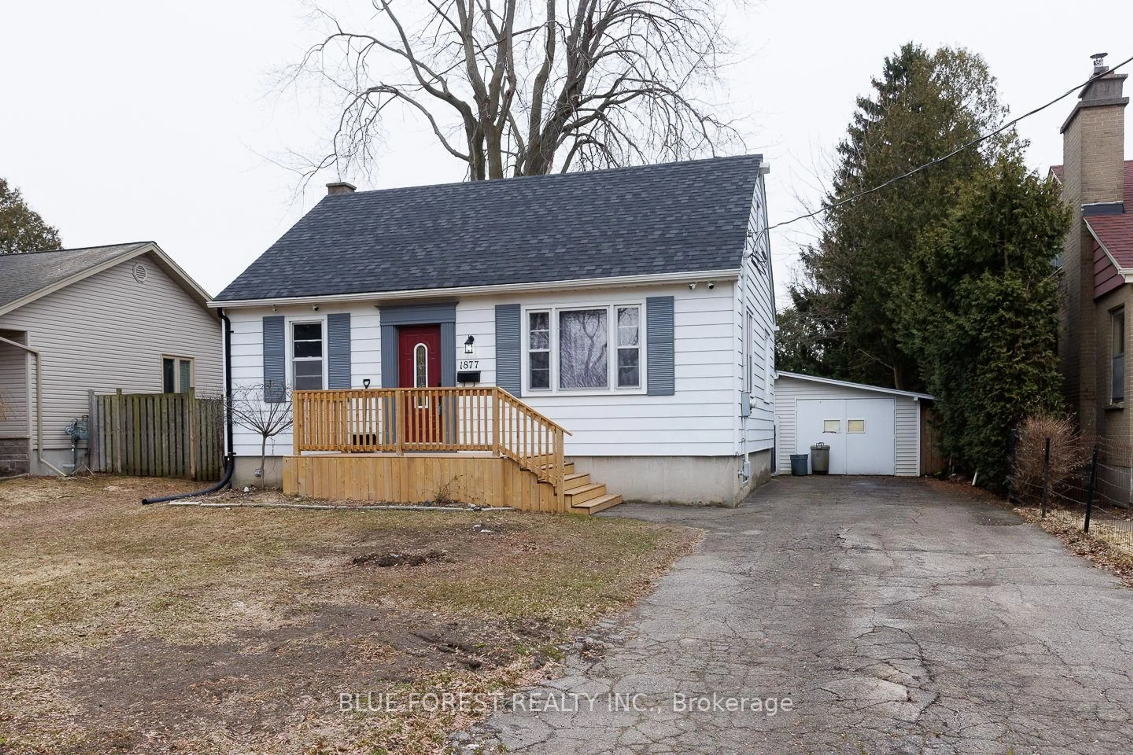 Unknown for 1877 Royal Cres, London East Ontario N5W 2A9