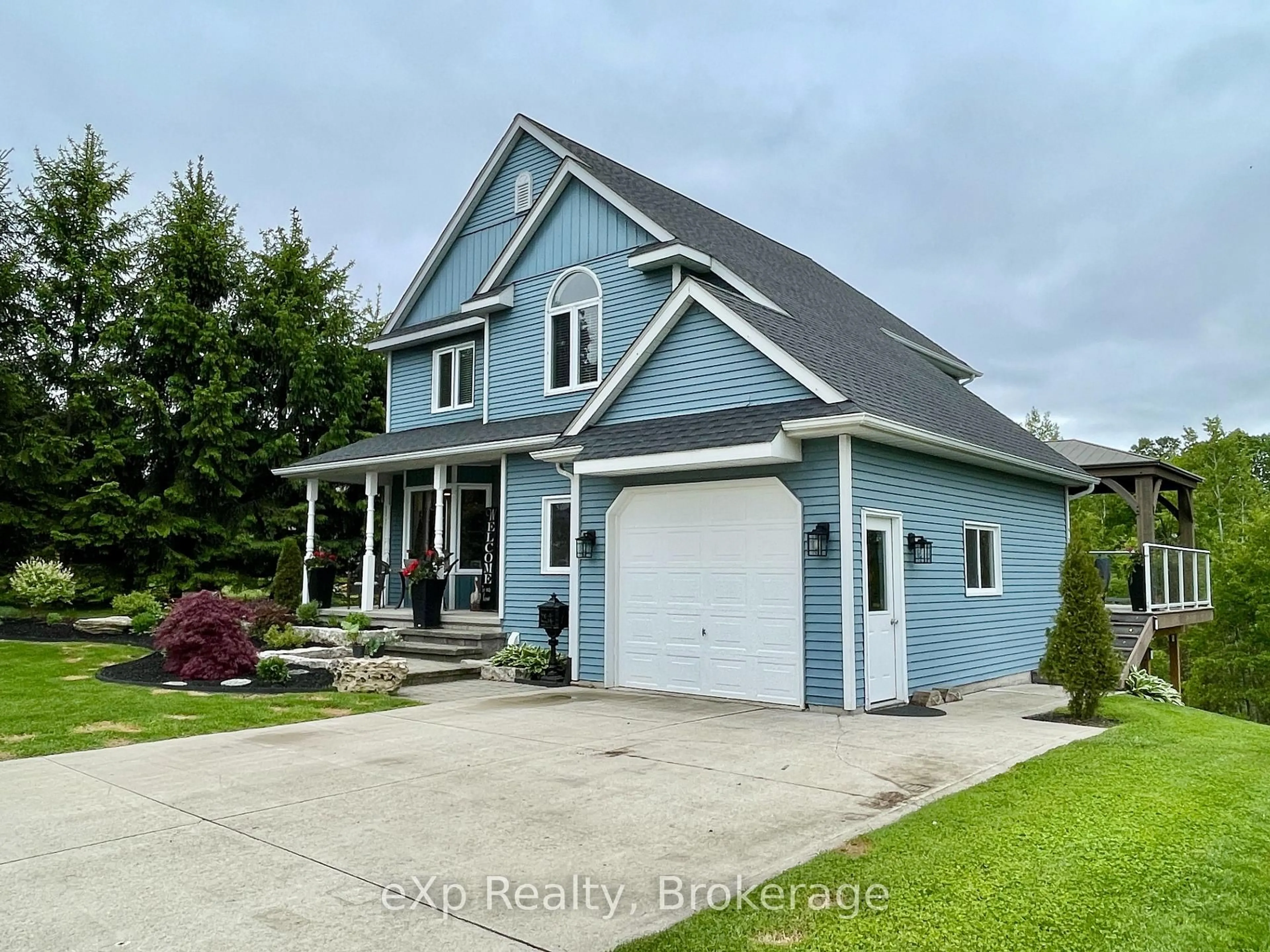 Home with vinyl exterior material, street for 3 GRAY Crt, South Bruce Ontario N0G 2J0