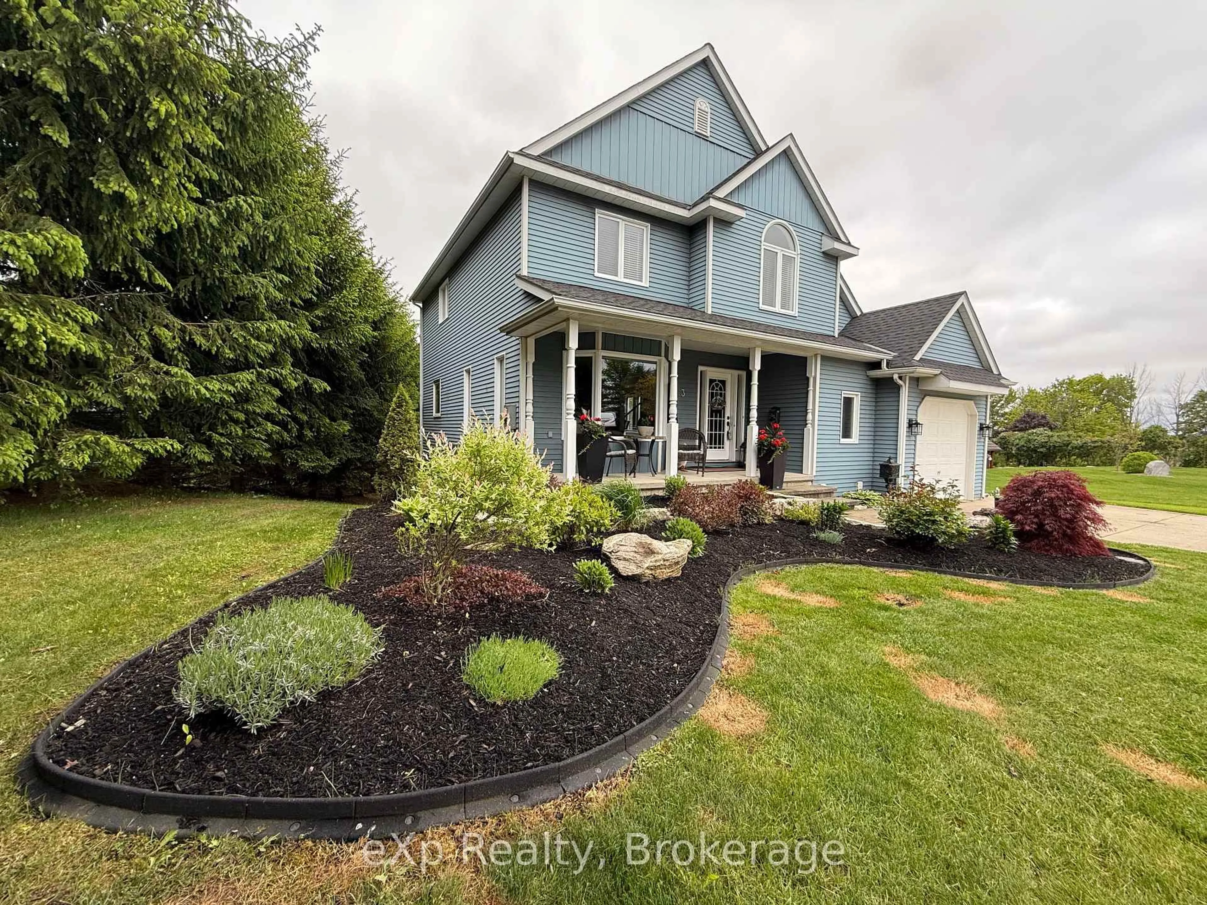 Home with vinyl exterior material, street for 3 GRAY Crt, South Bruce Ontario N0G 2J0