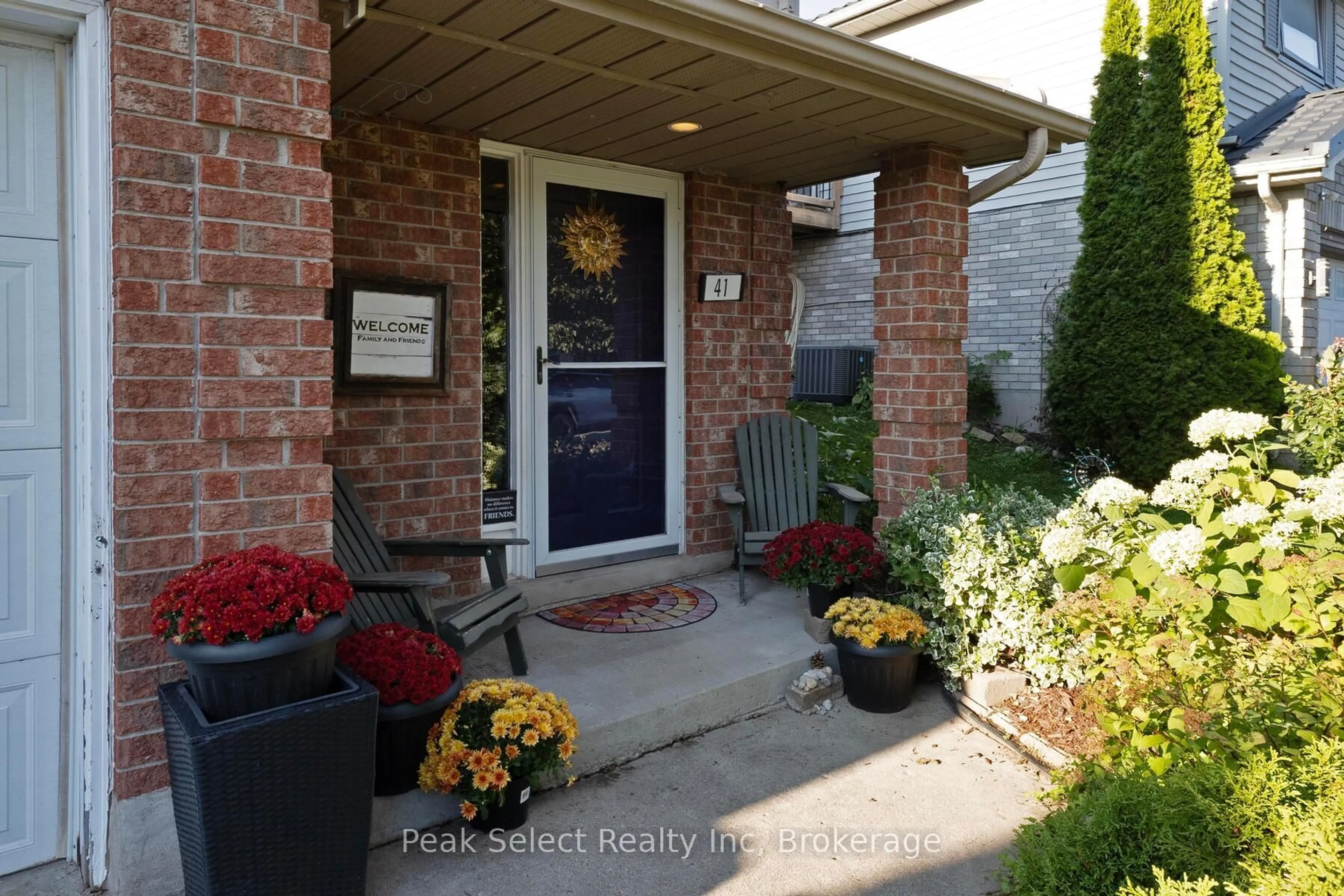 Indoor entryway for 41 Southvale Rd, St. Marys Ontario N4X 1E9