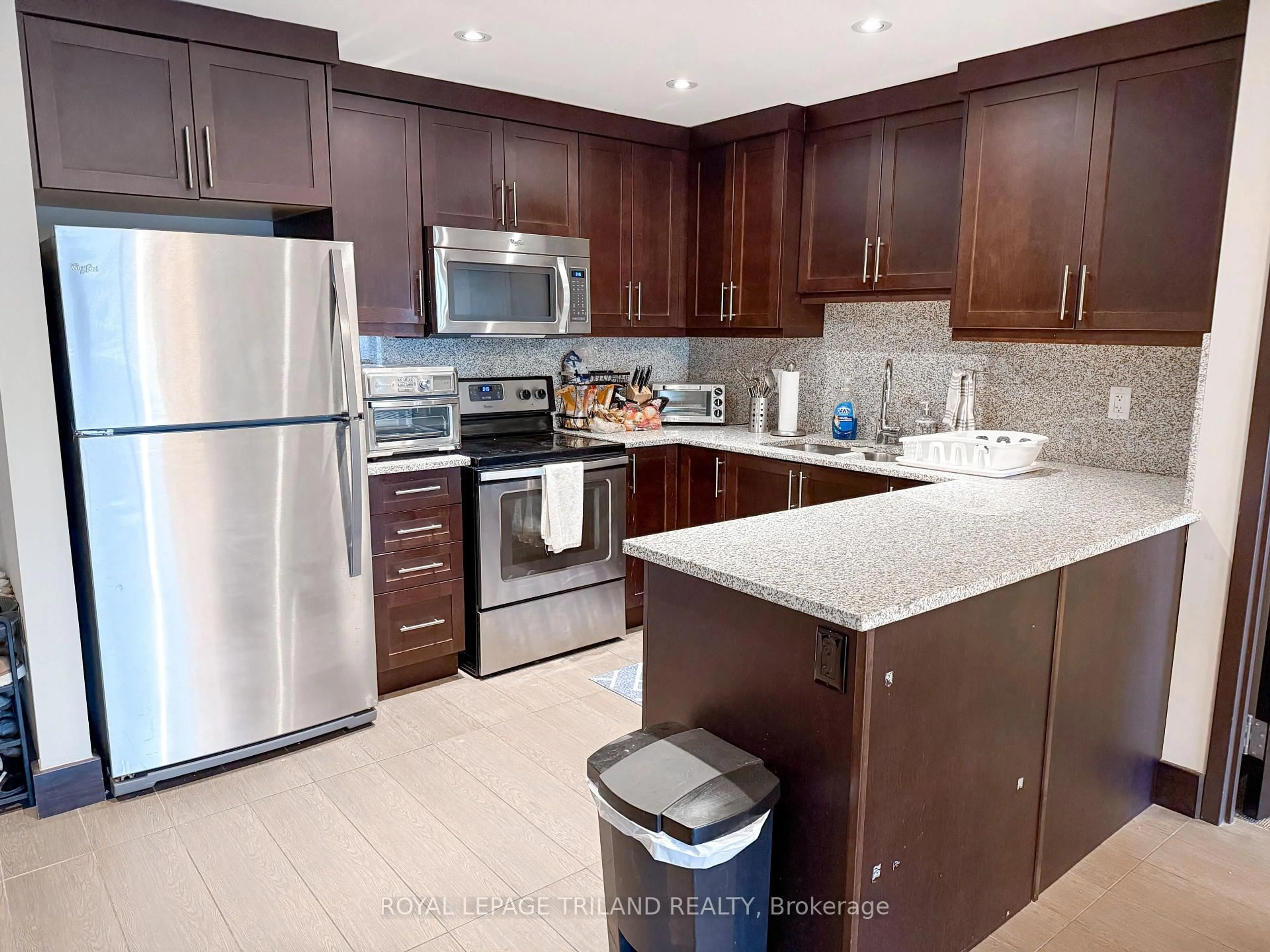 Unknown for 1235 Richmond St #1511, London East Ontario N6A 0C1