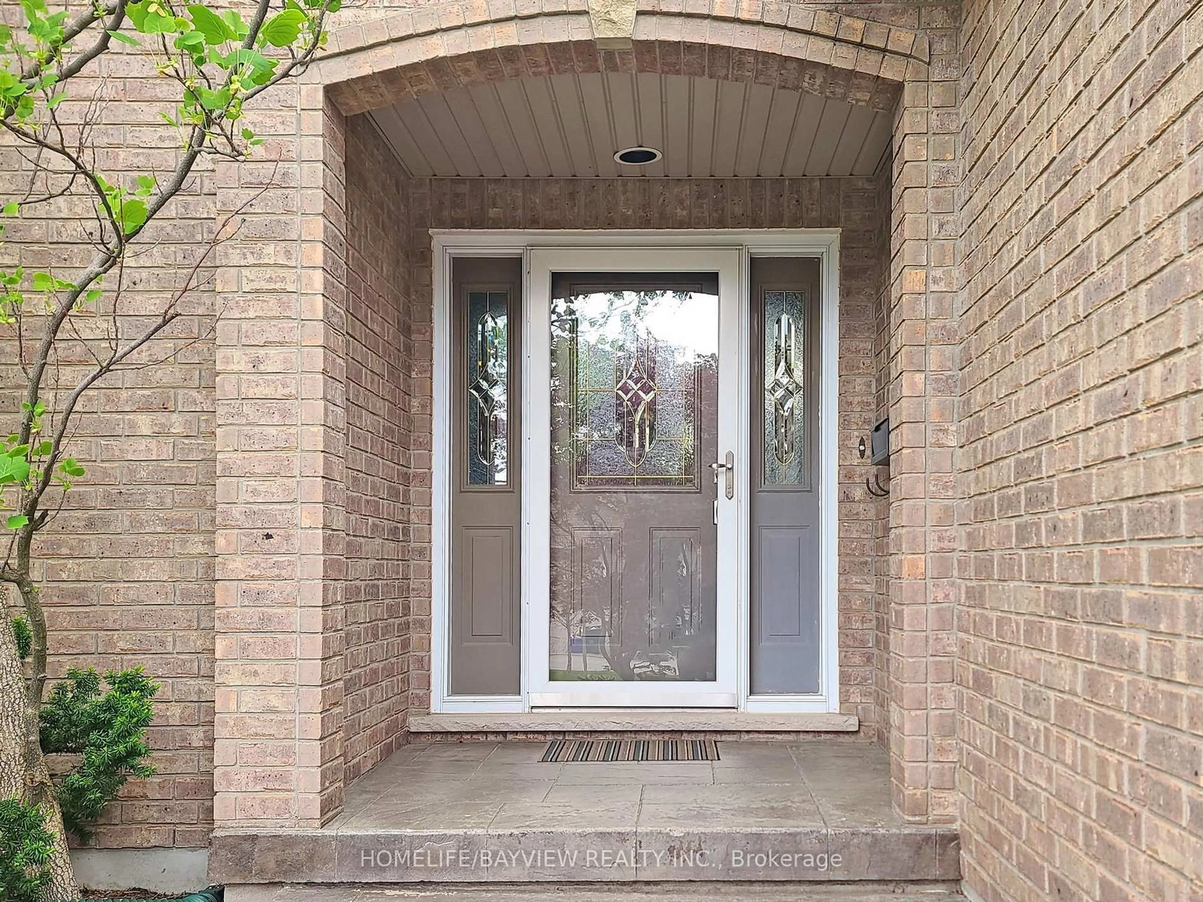 Indoor entryway for 574 Sandbanks Cres, Waterloo Ontario N2V 2K2