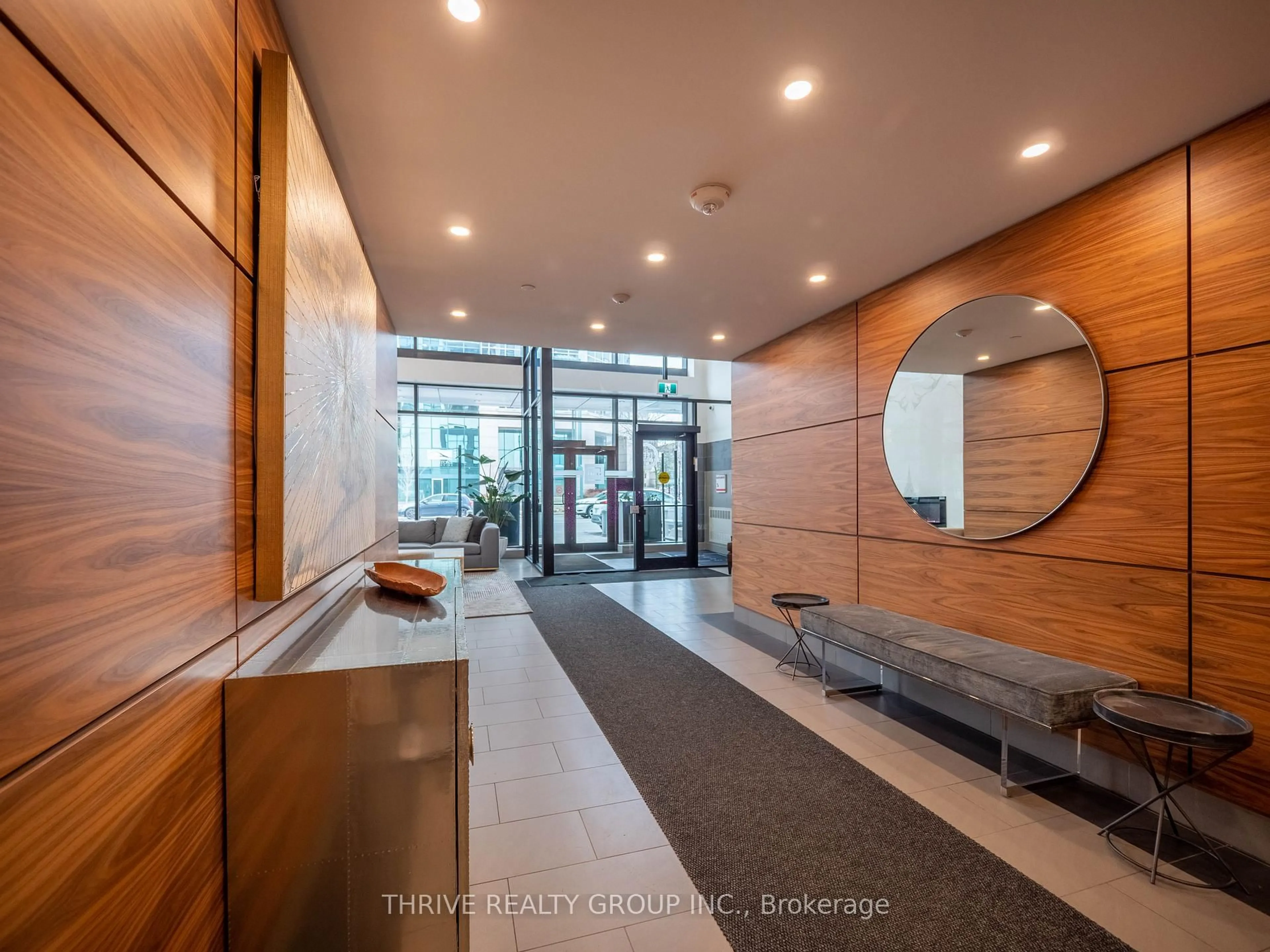 Indoor foyer for 505 Talbot St #1705, London East Ontario N6A 2S6