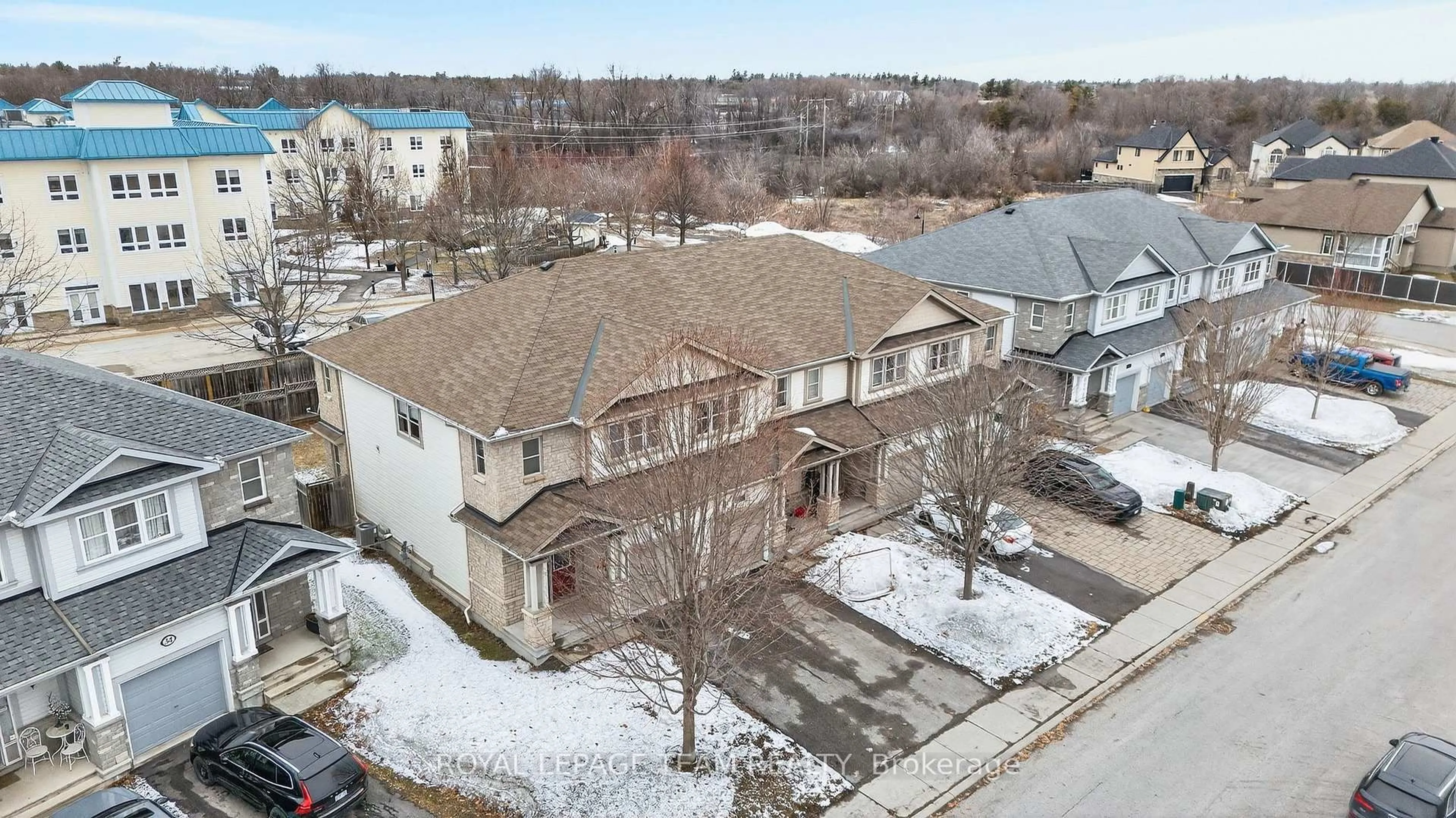 A pic from outside/outdoor area/front of a property/back of a property/a pic from drone, unknown for 30 Hackberry Tr, Carleton Place Ontario K7C 0B1