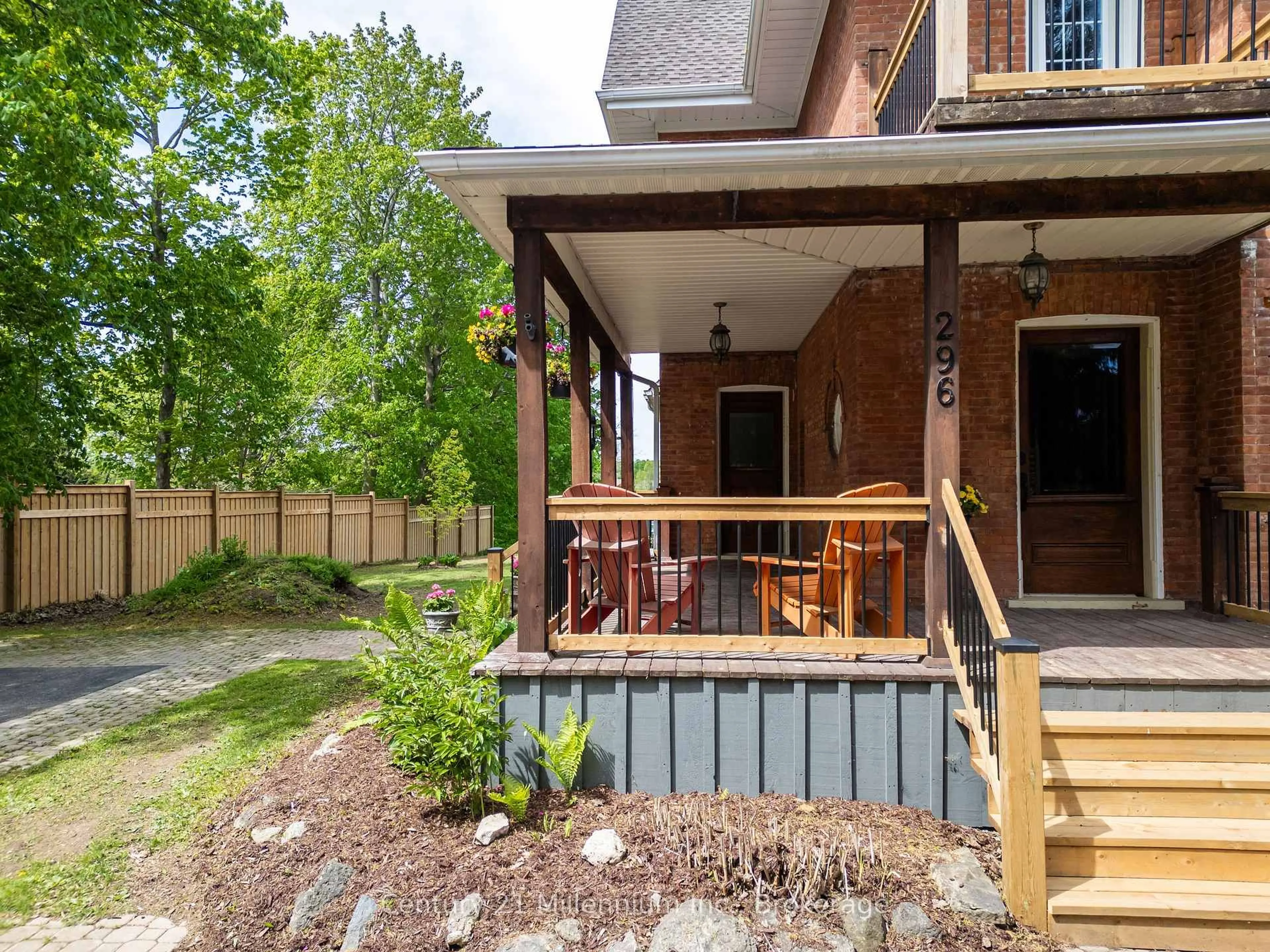 Patio, street for 296 Garafraxa St St, Chatsworth Ontario N0H 1G0